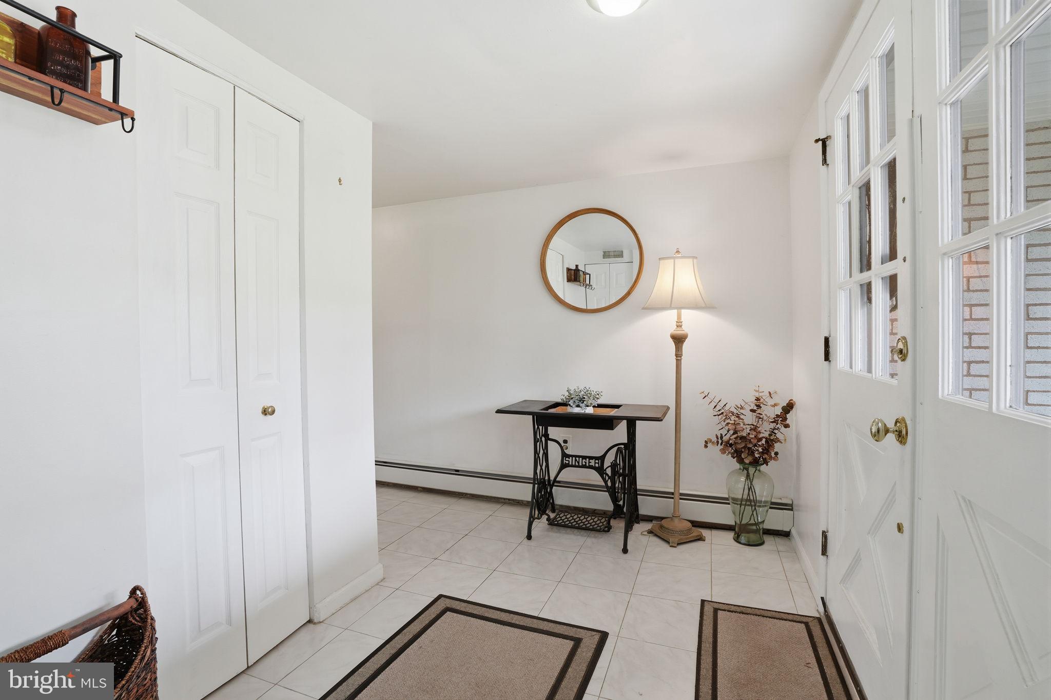 WARWICK MANOR - Residential