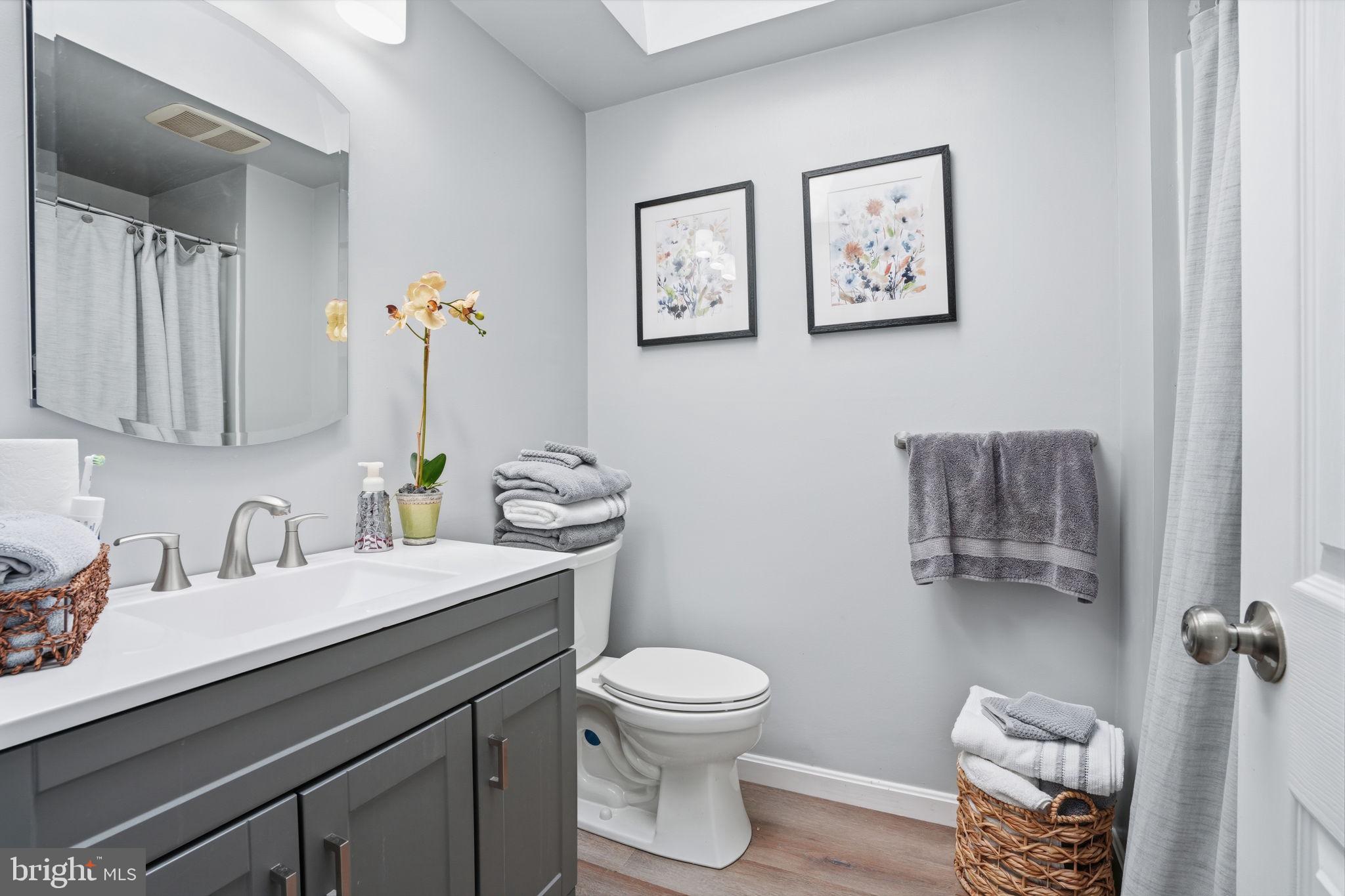 WARWICK MANOR - Residential