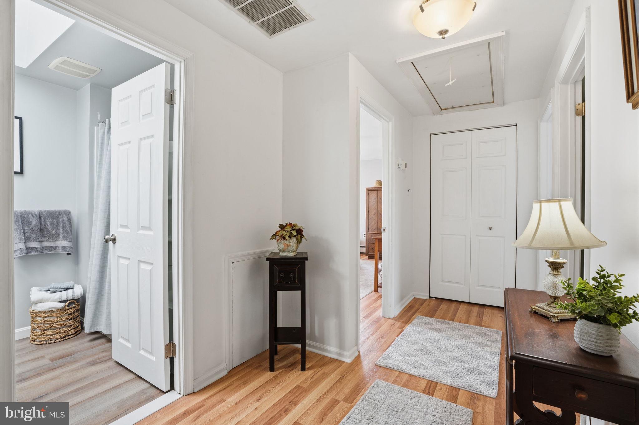 WARWICK MANOR - Residential