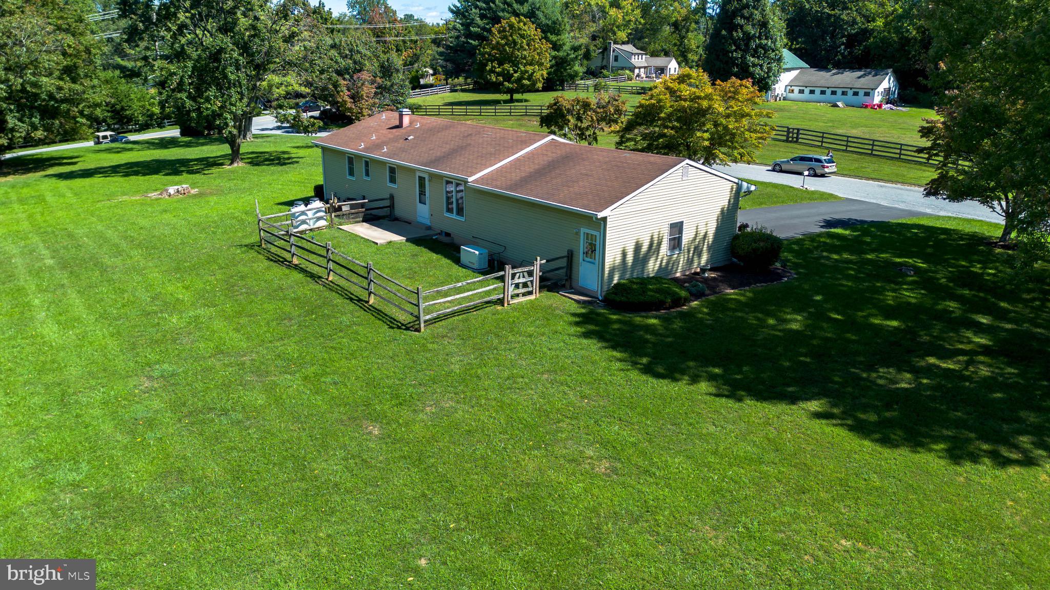 2916 YORK MANOR ROAD