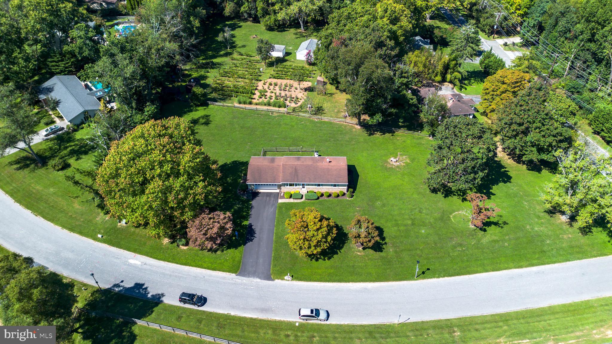 2916 YORK MANOR ROAD