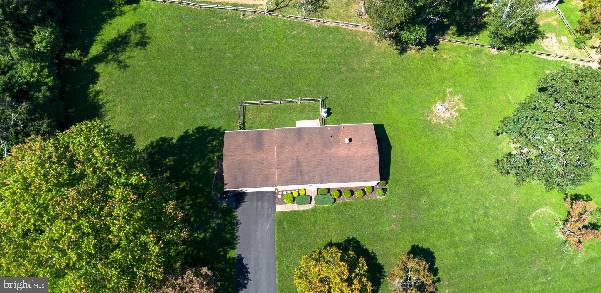 2916 YORK MANOR ROAD