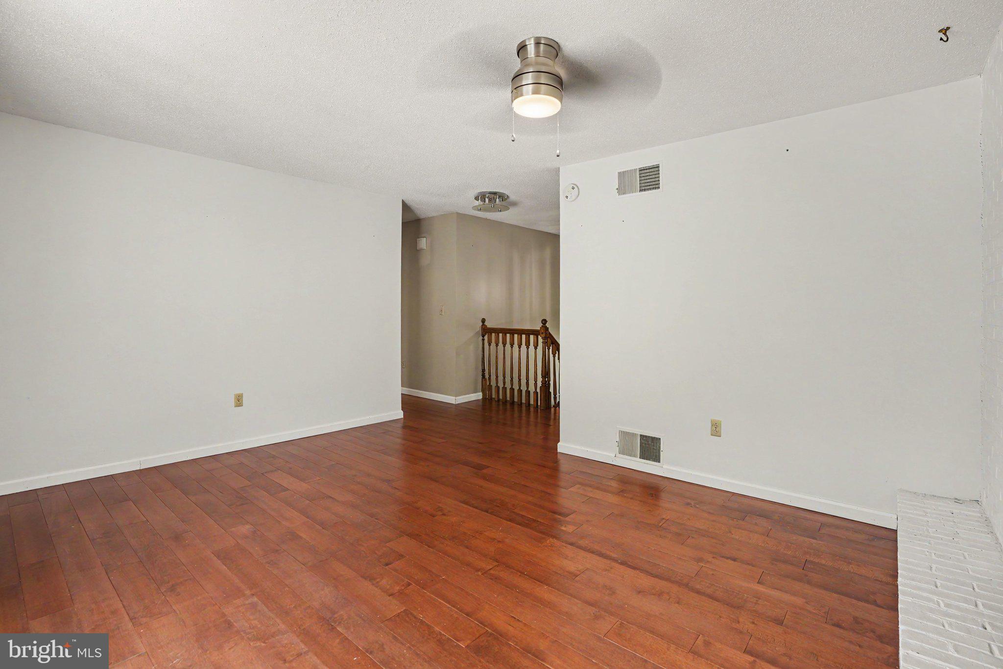 469 HOFFMAN DRIVE