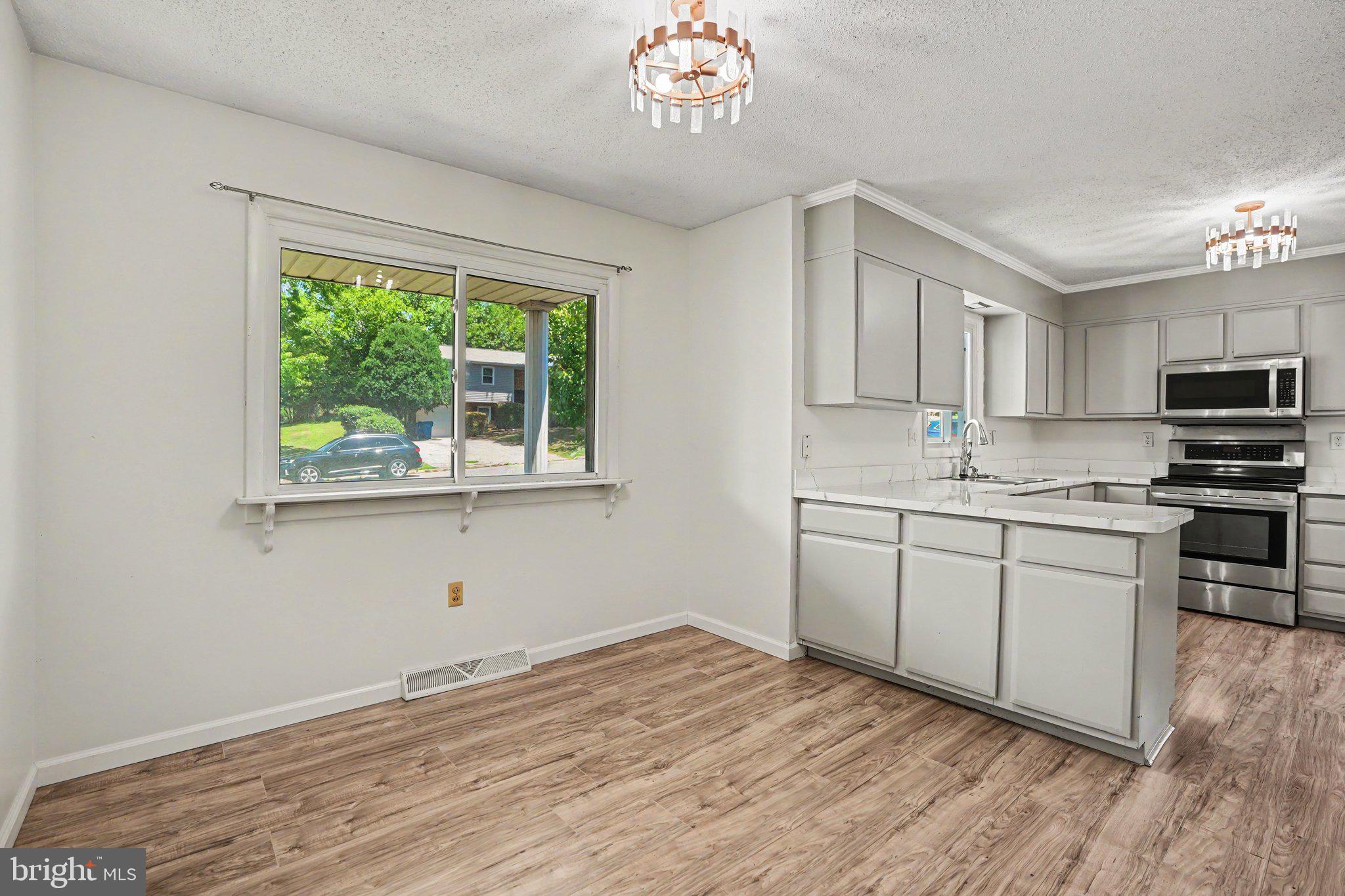 469 HOFFMAN DRIVE