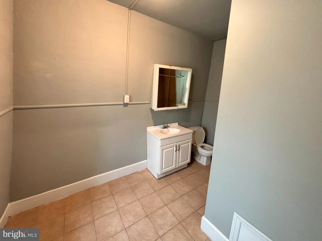 211 Front Street #4, Bordentown, NJ 08505