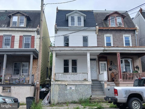 Townhouse For Sale - 1637 W Norwegian Street<br/> POTTSVILLE, PA 17901