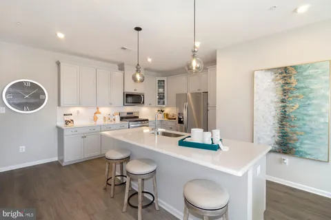 MLS: MDHW2049648