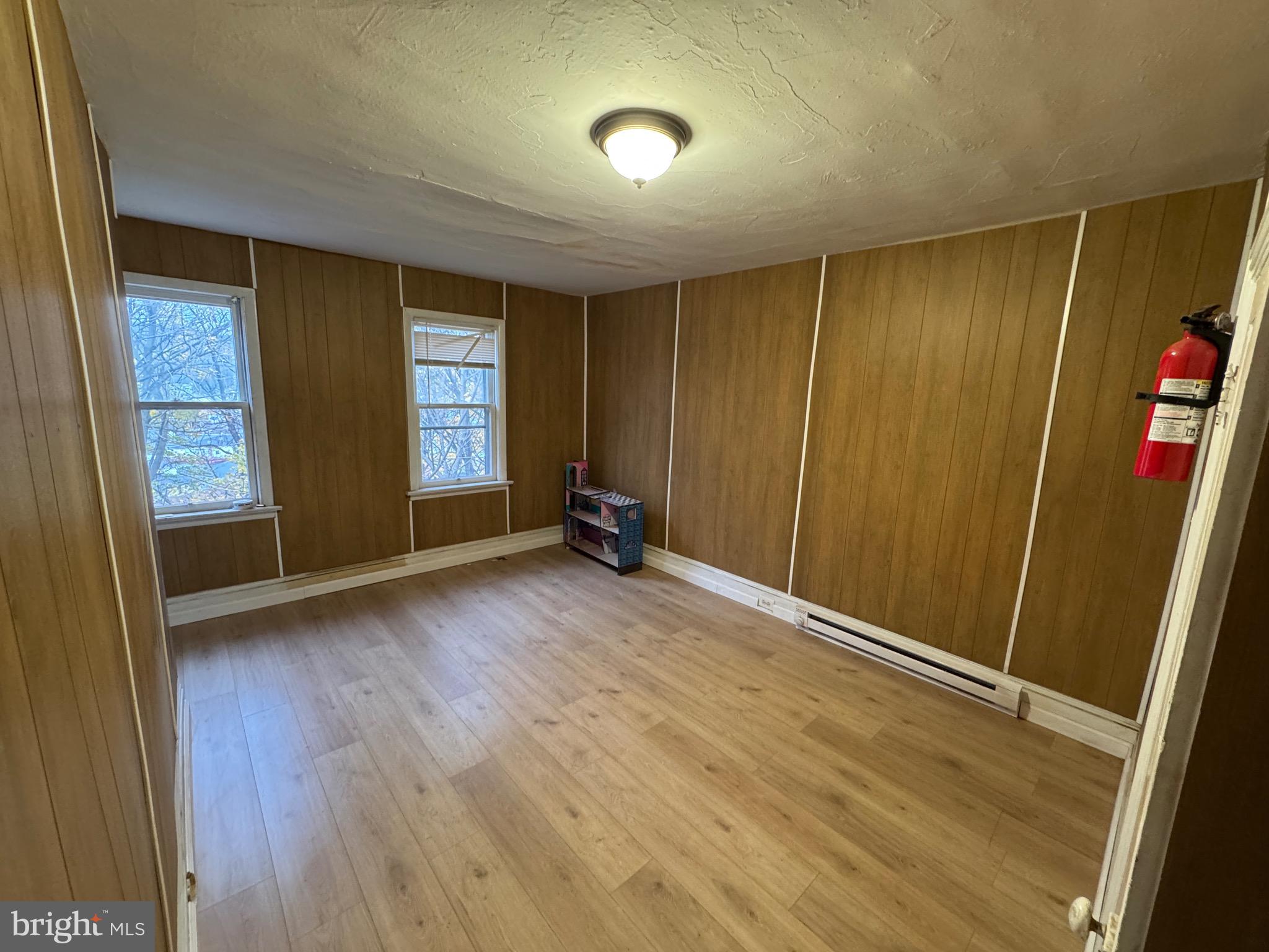 NEW MINERSVILLE - Residential