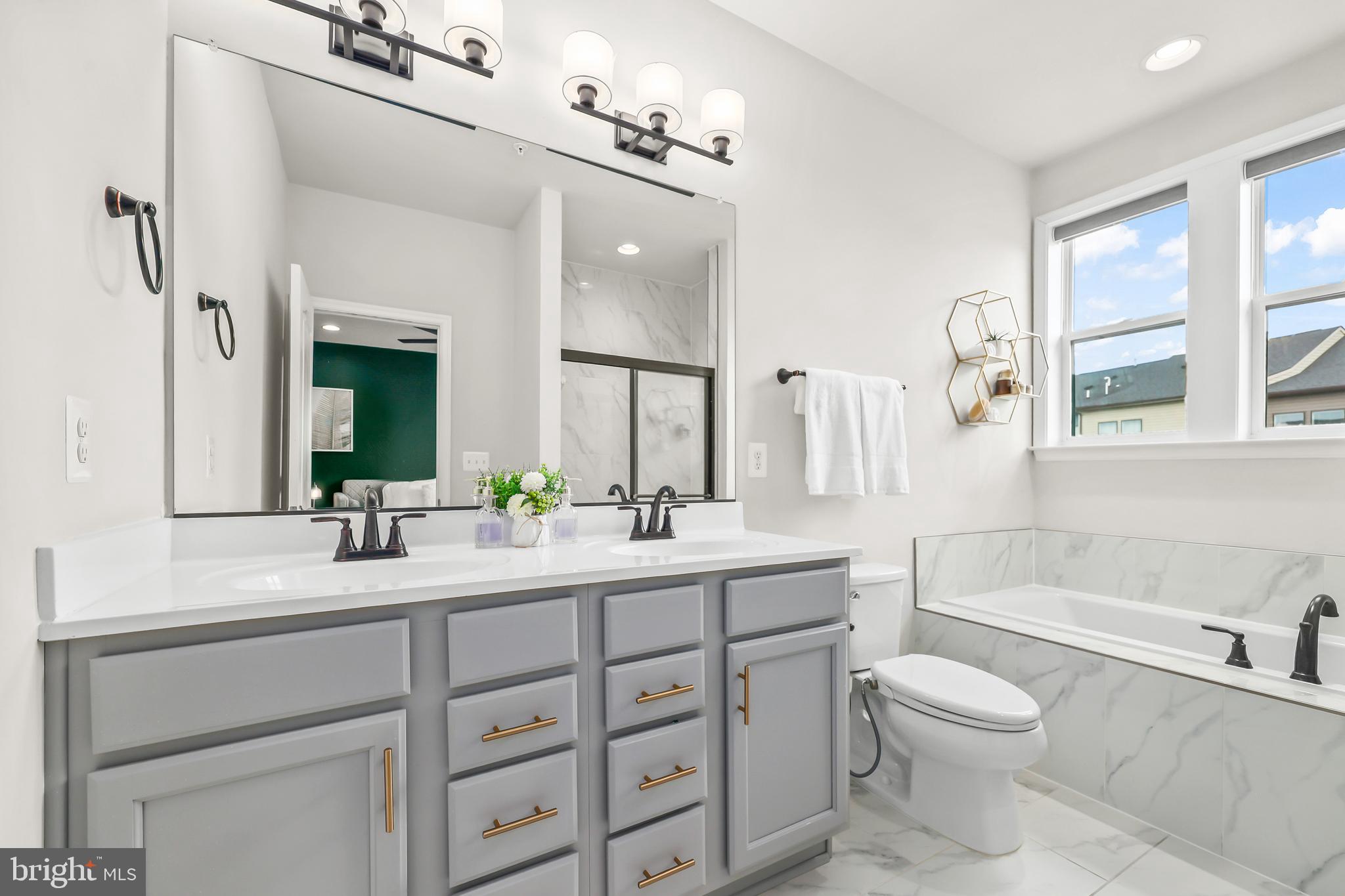 VISTA GARDENS - Residential