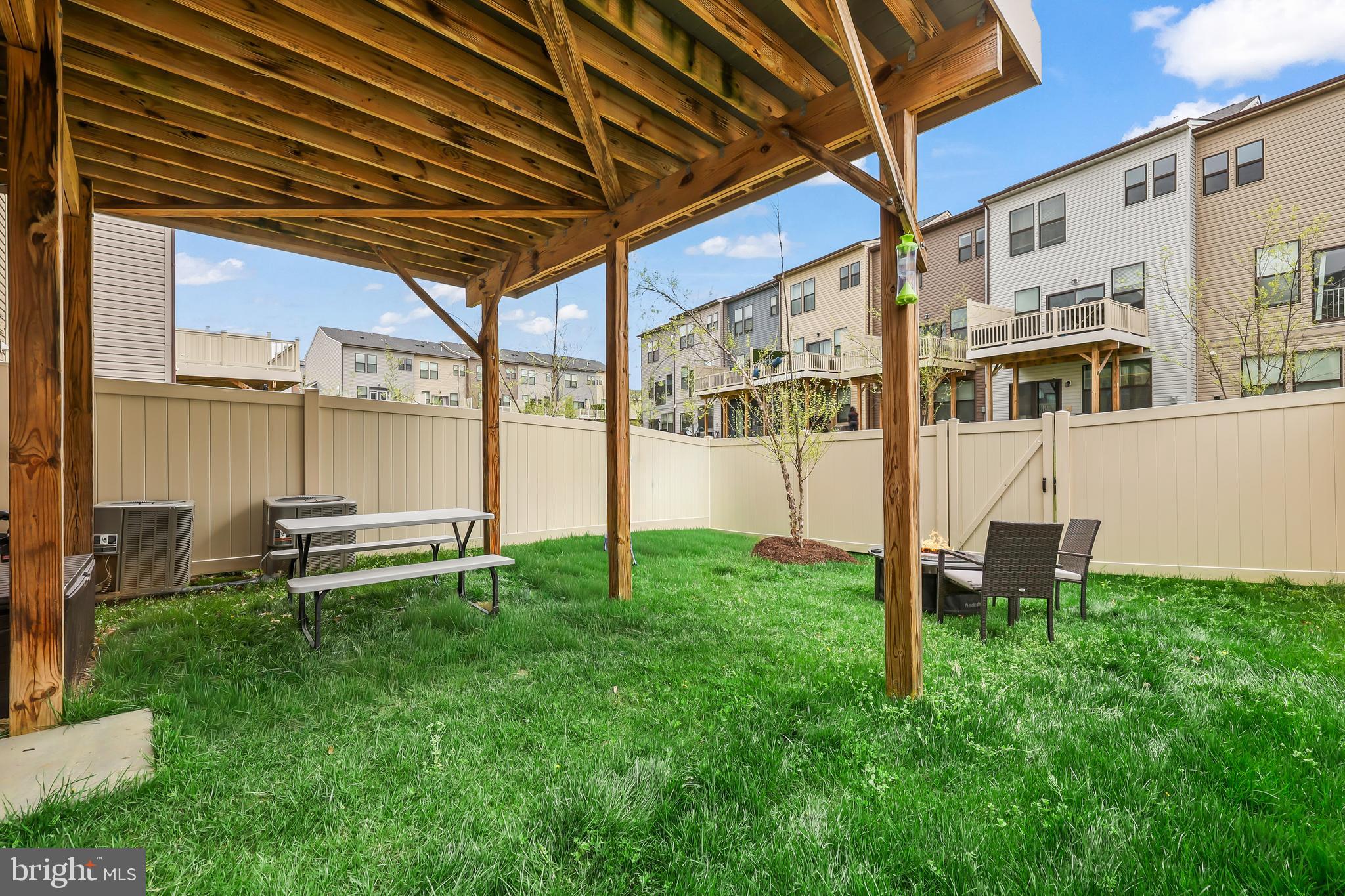 VISTA GARDENS - Residential