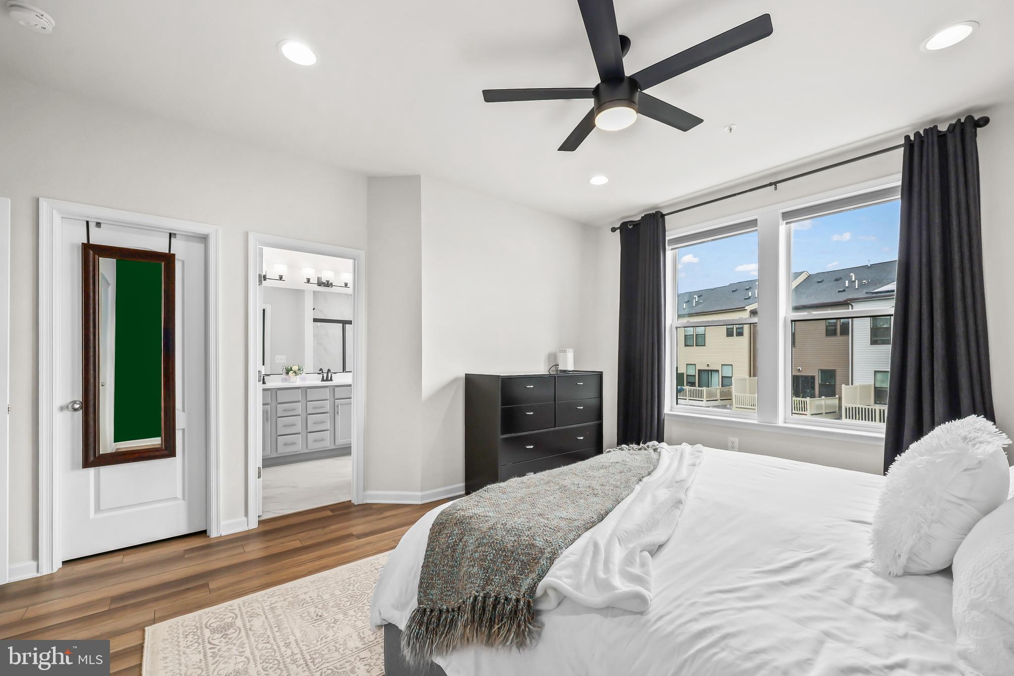 VISTA GARDENS - Residential