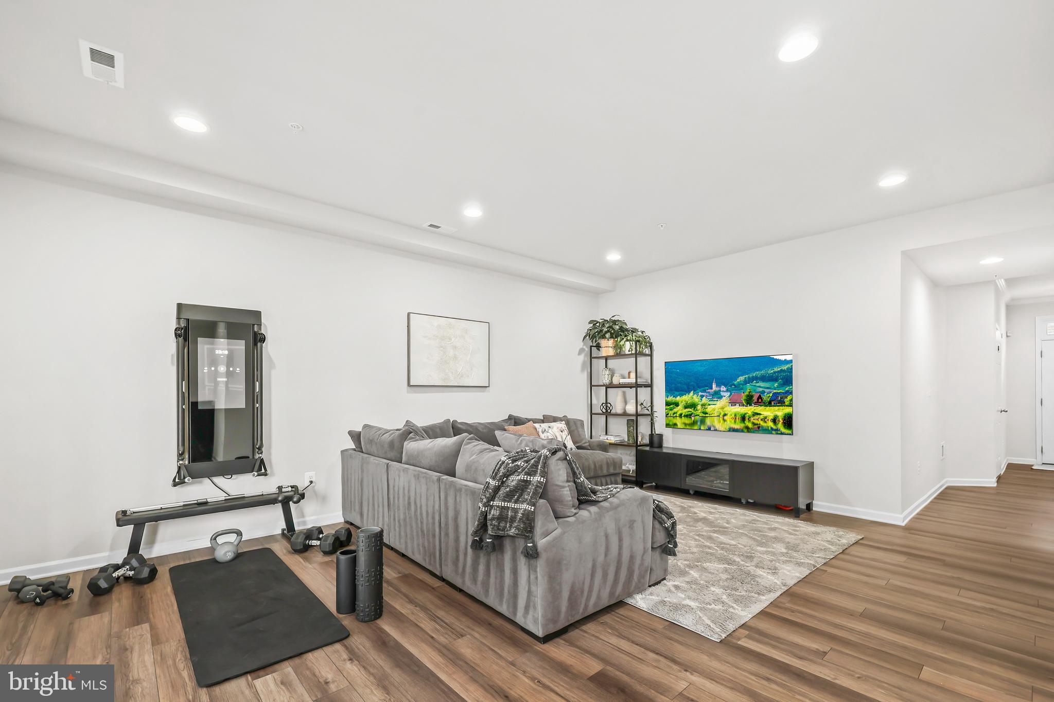 VISTA GARDENS - Residential