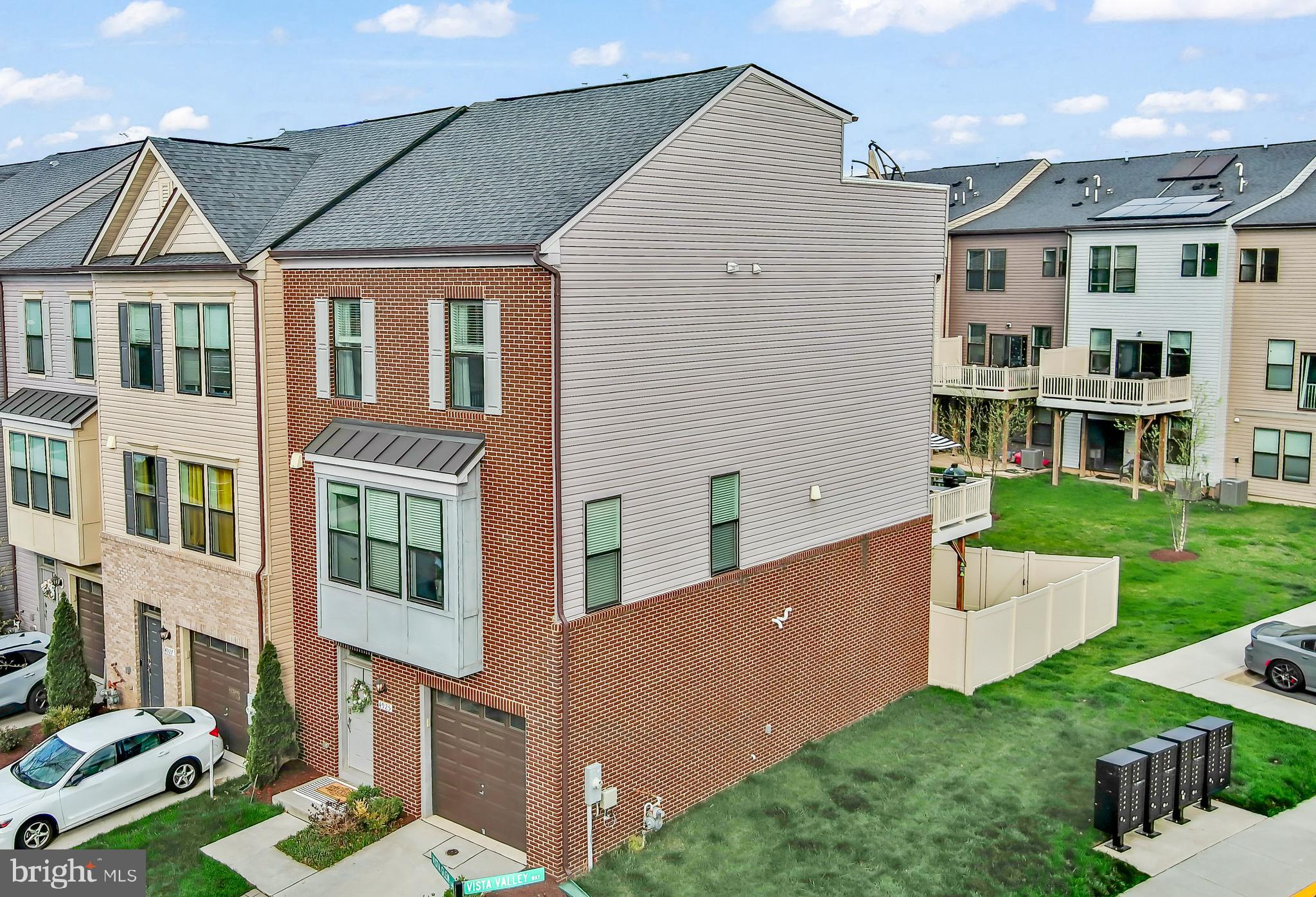 VISTA GARDENS - Residential