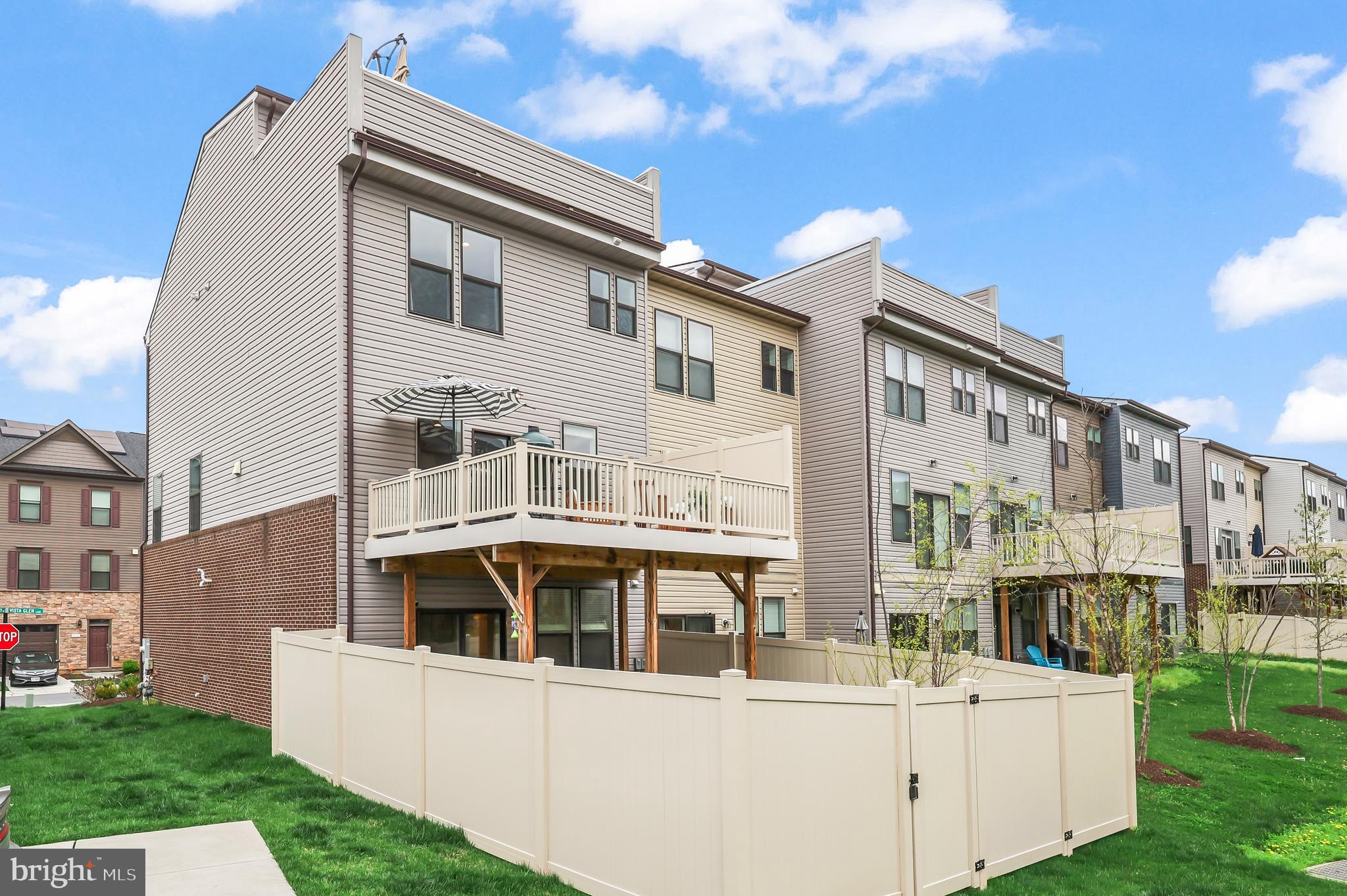 VISTA GARDENS - Residential