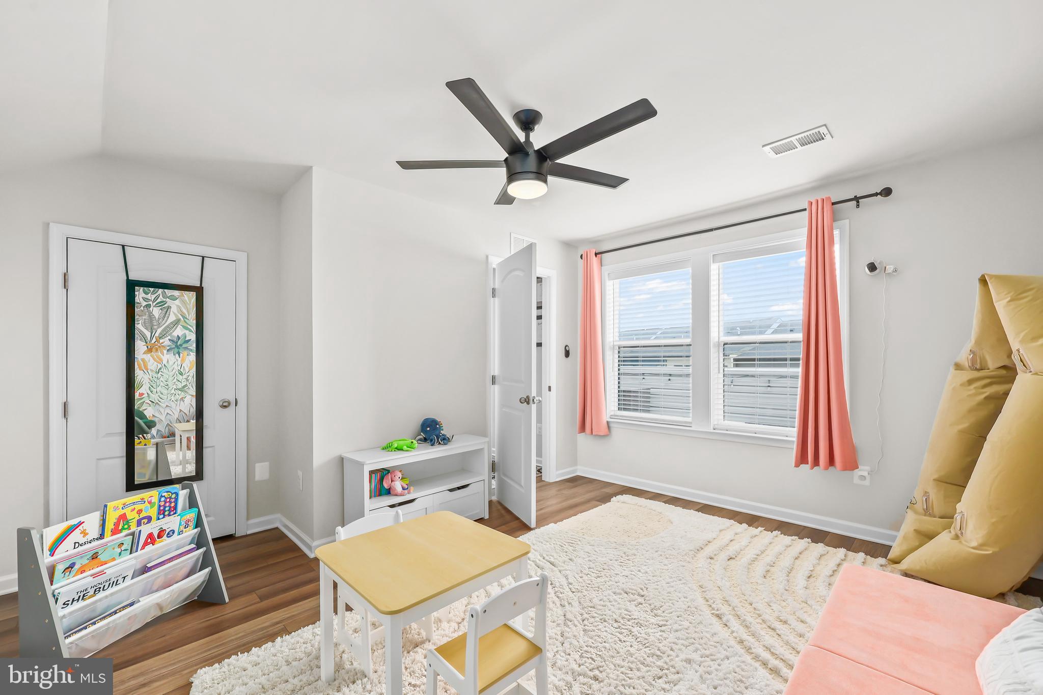 VISTA GARDENS - Residential