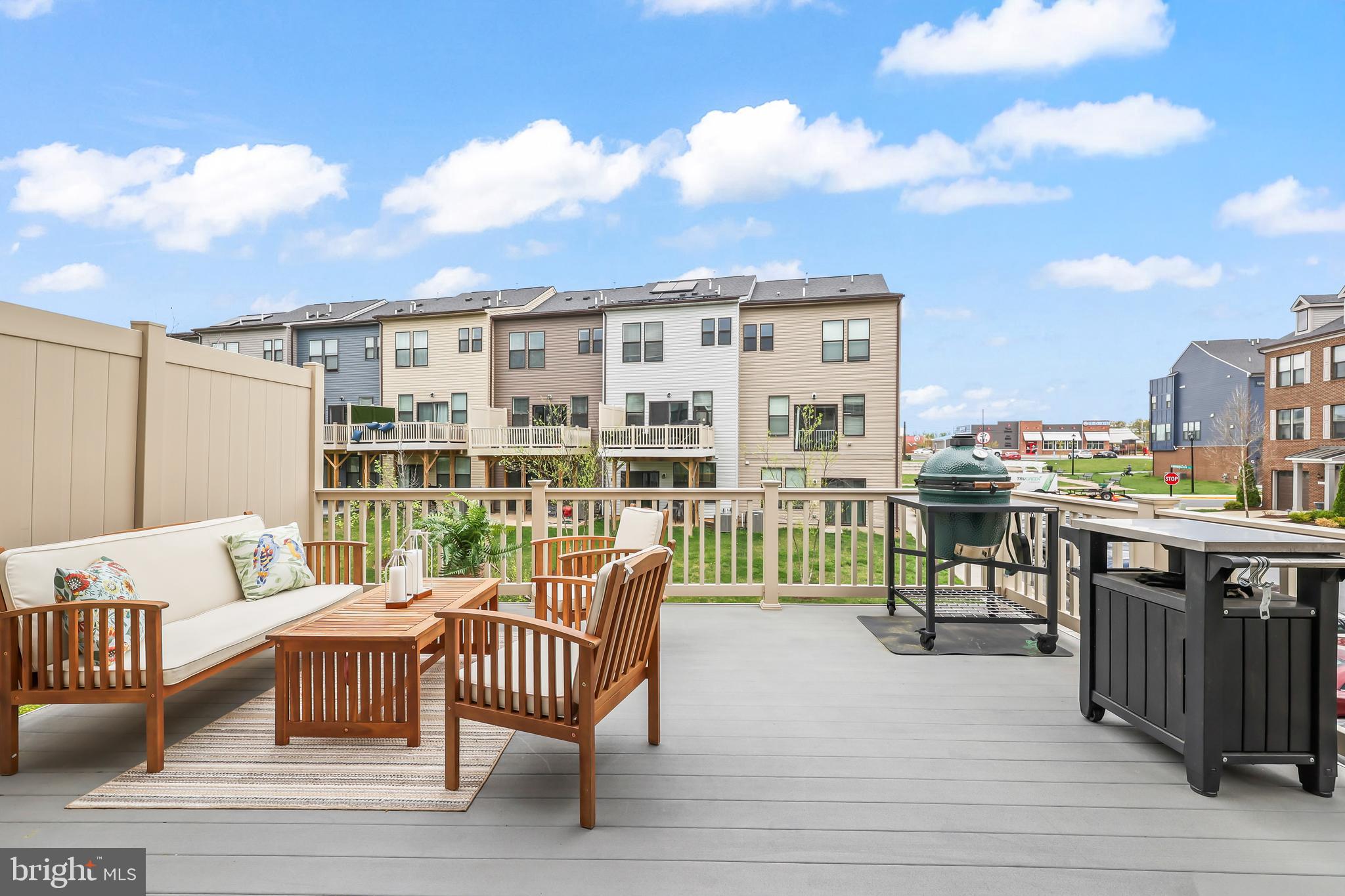 VISTA GARDENS - Residential