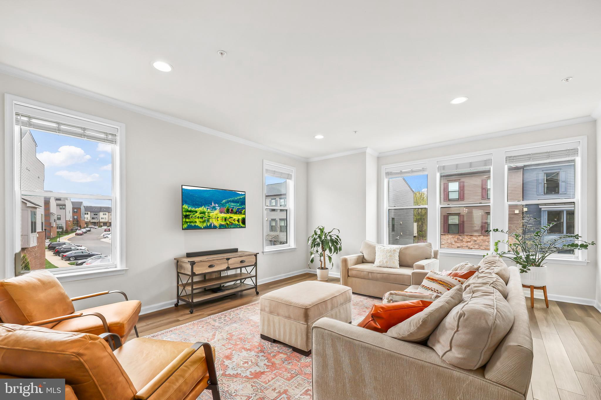 VISTA GARDENS - Residential