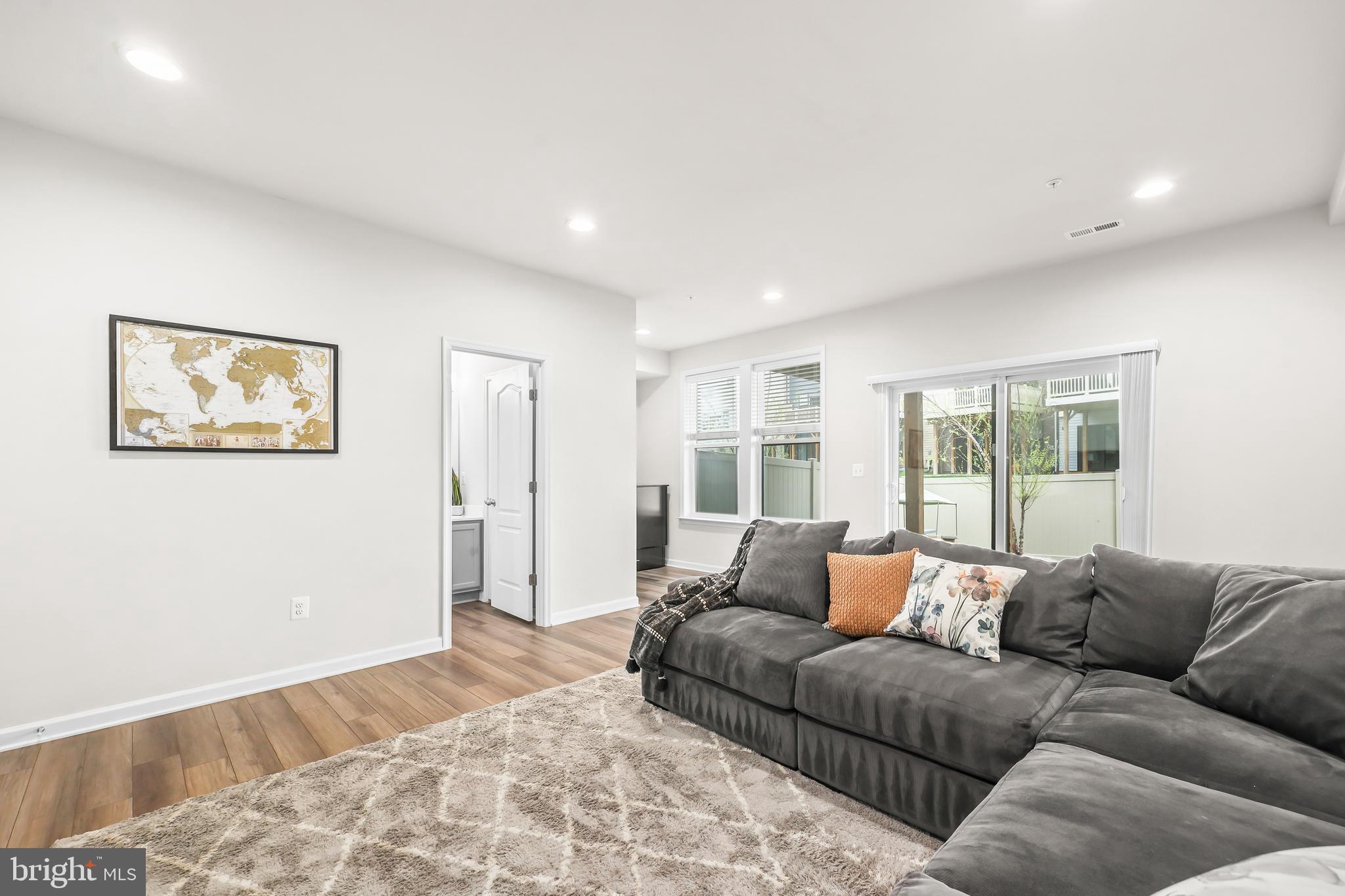 VISTA GARDENS - Residential