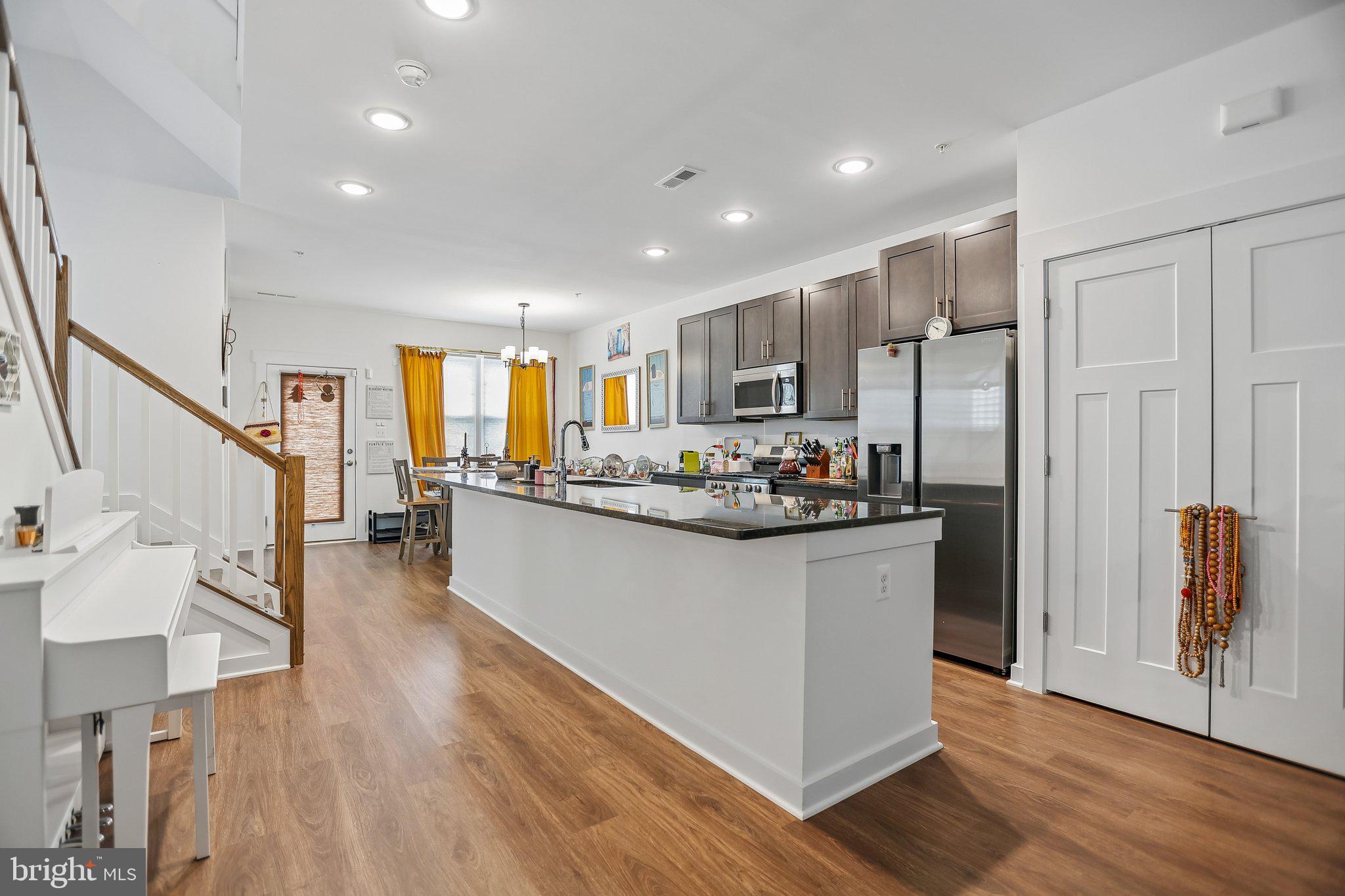 382 WAVERLEY DRIVE