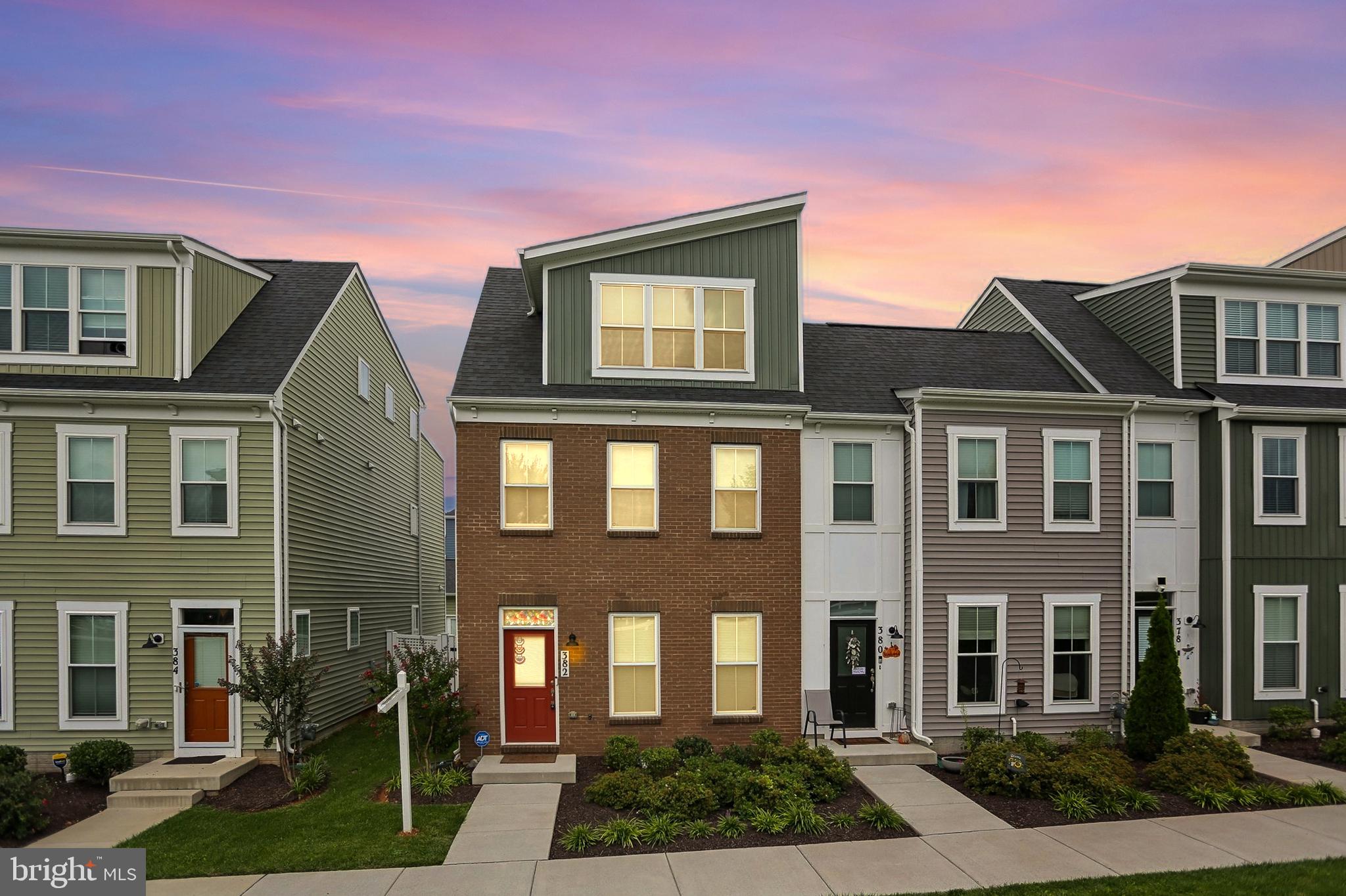 382 WAVERLEY DRIVE