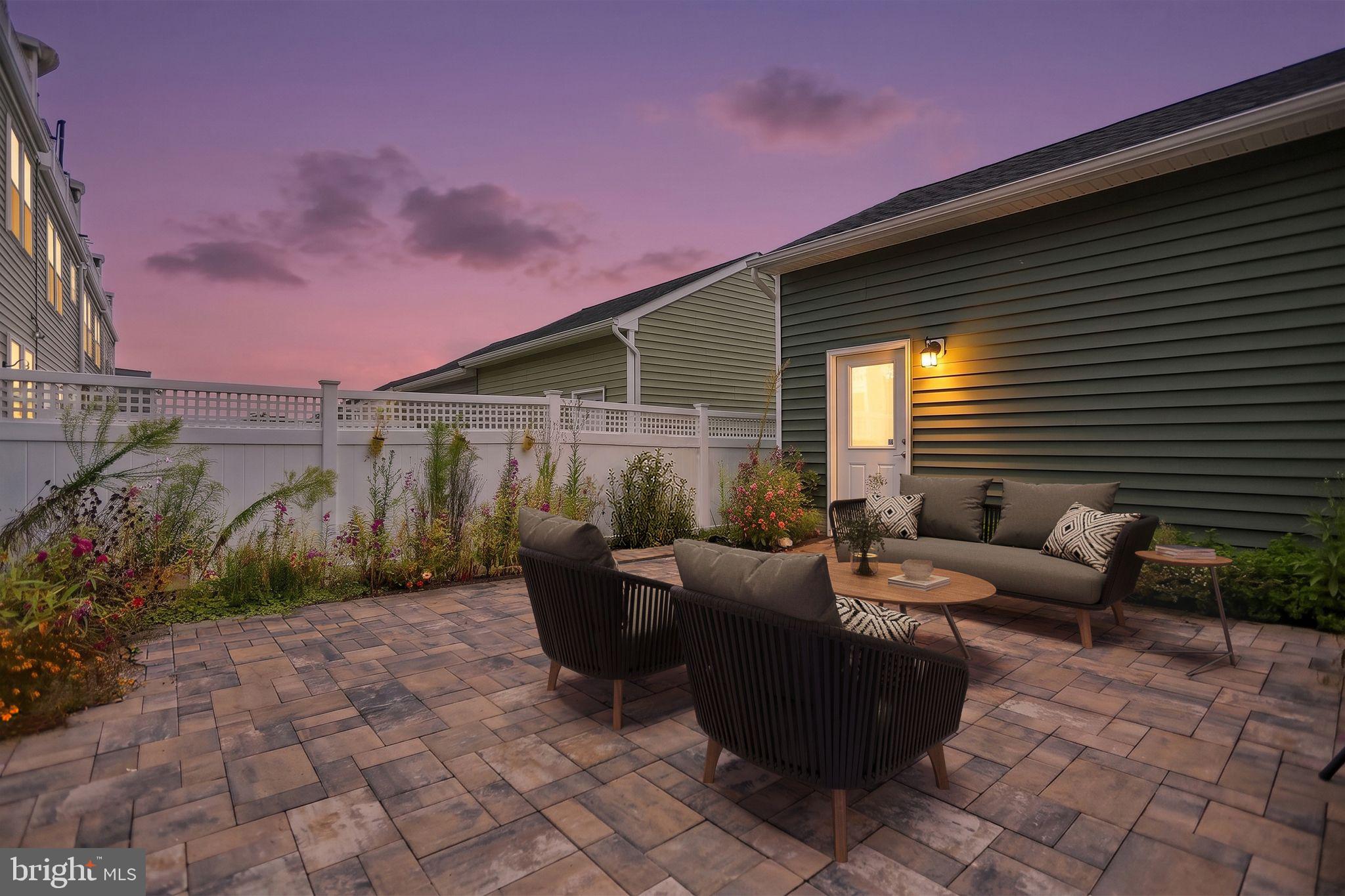 382 WAVERLEY DRIVE