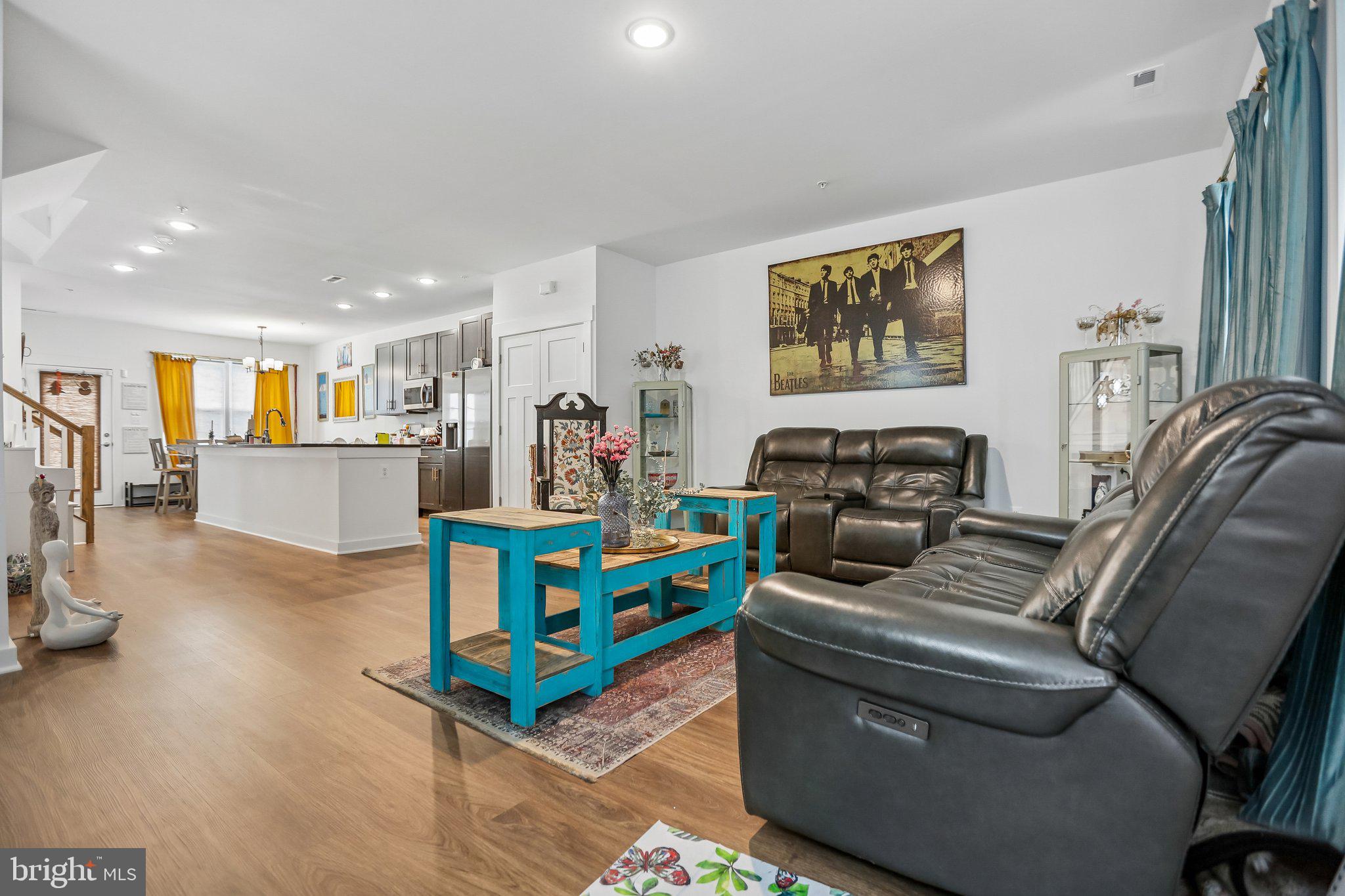 382 WAVERLEY DRIVE