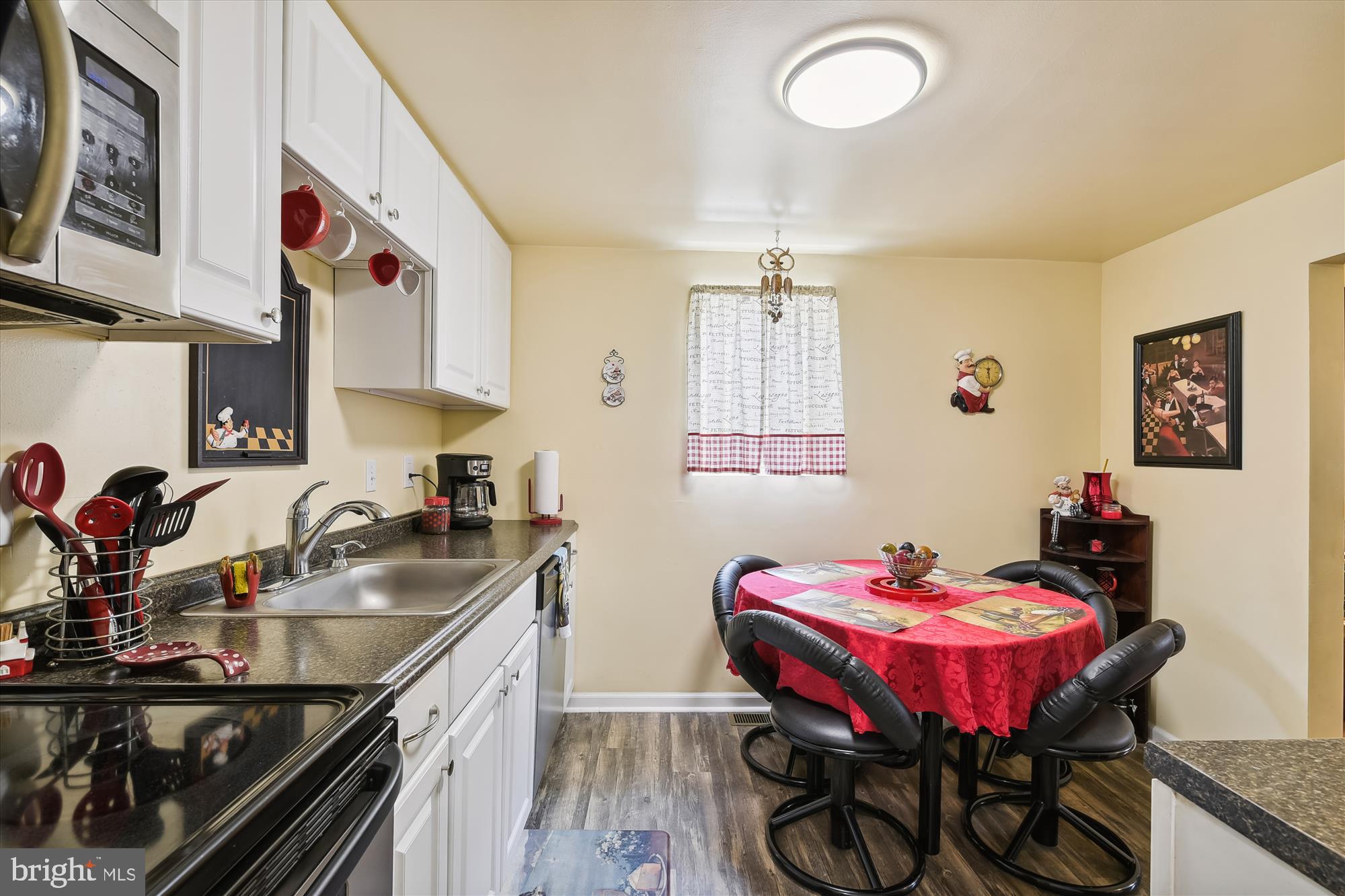 ARUNDEL GARDENS - Residential