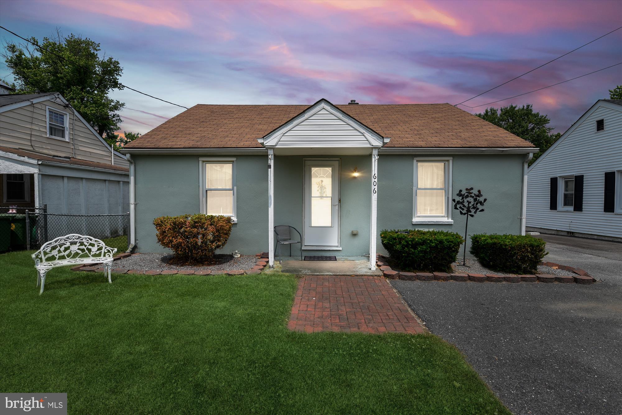 ARUNDEL GARDENS - Residential