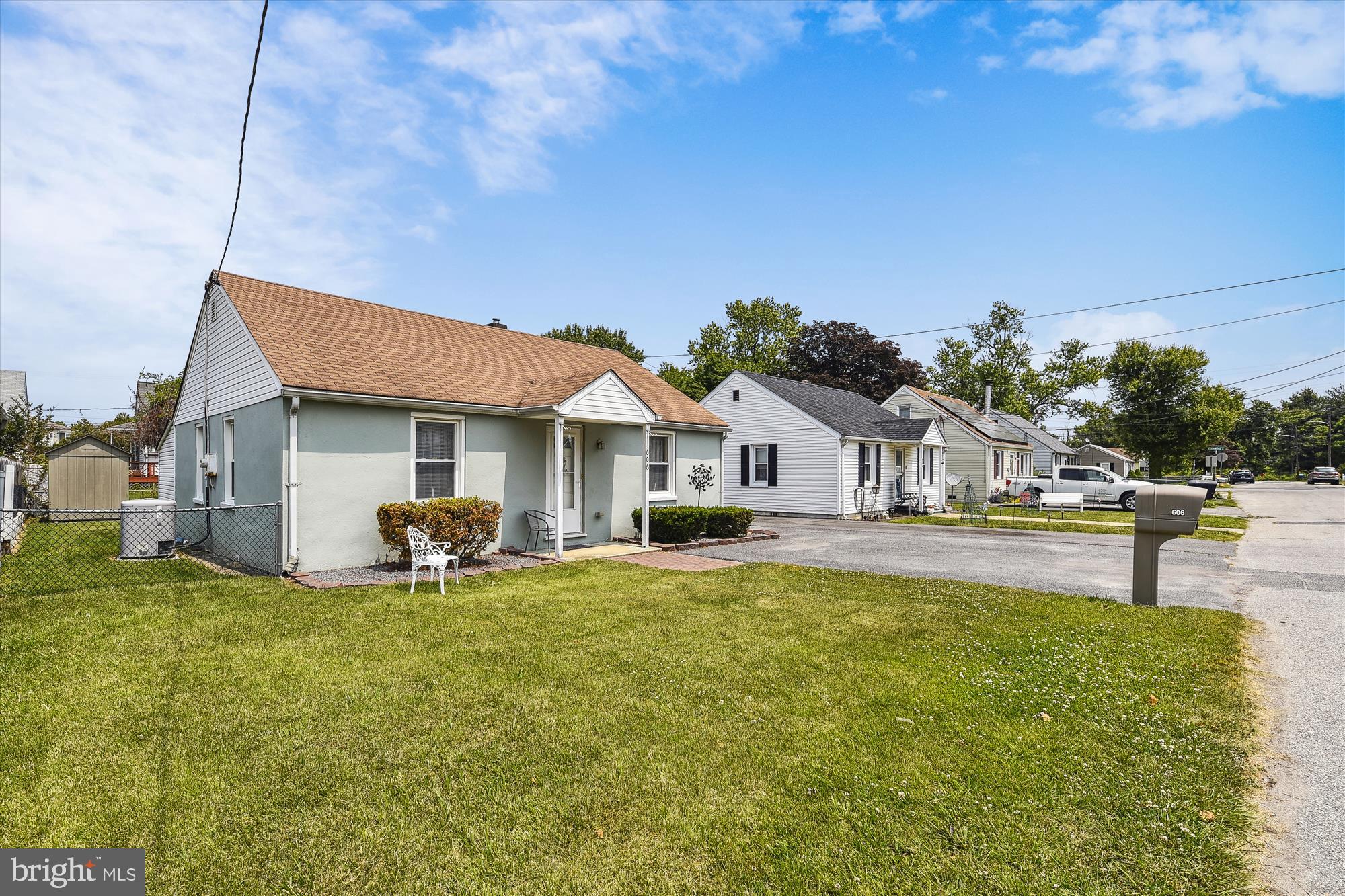 ARUNDEL GARDENS - Residential