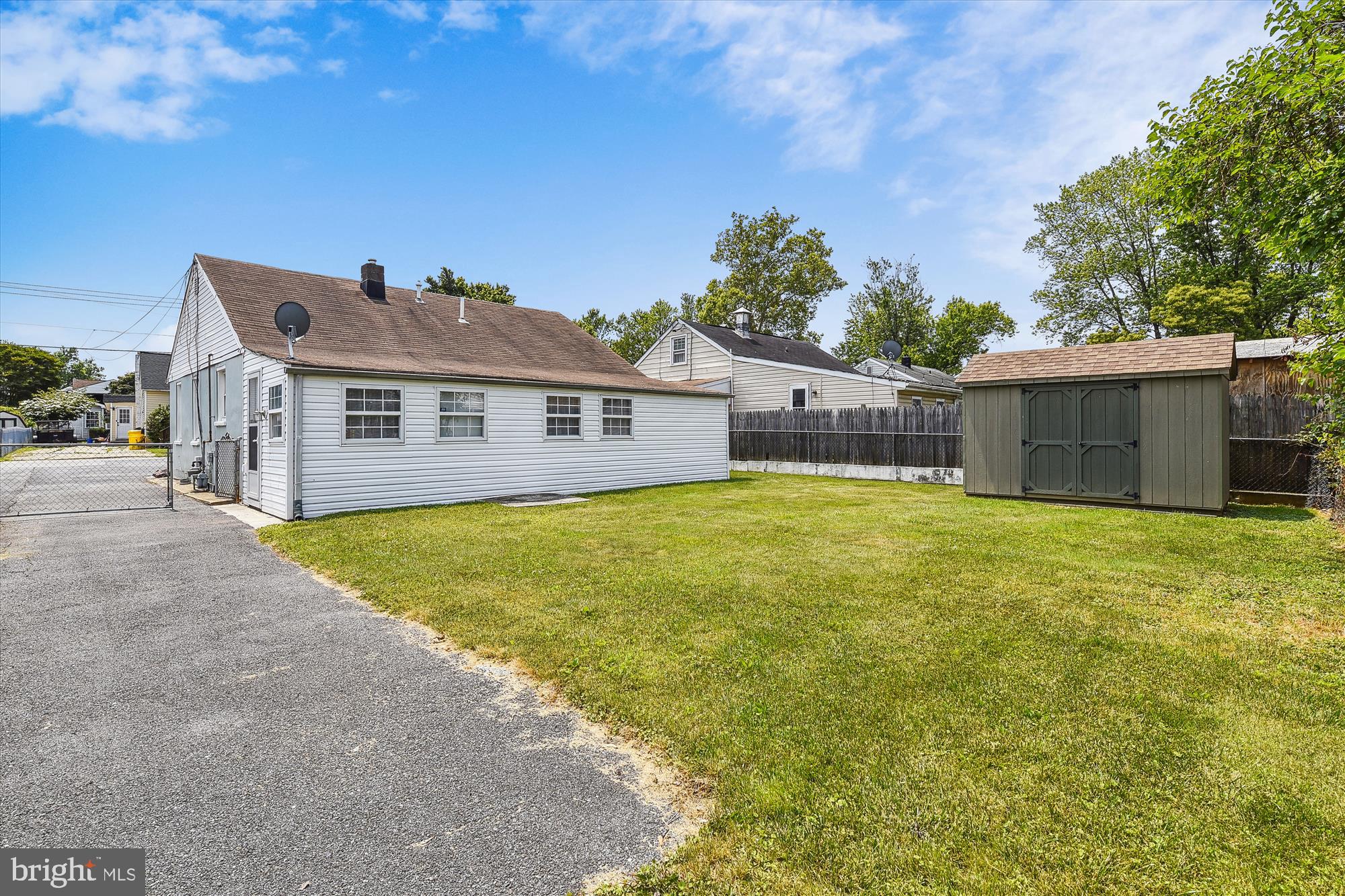 ARUNDEL GARDENS - Residential