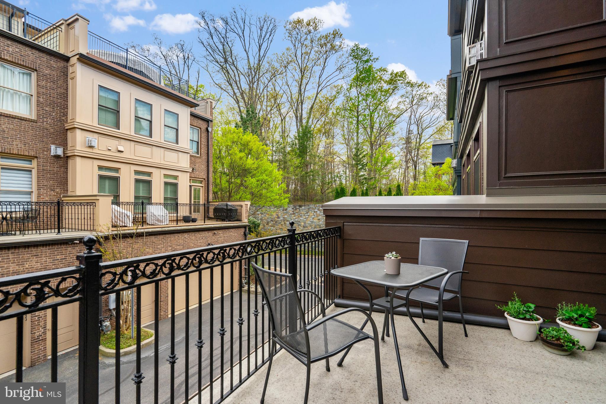 PARK POTOMAC - Residential