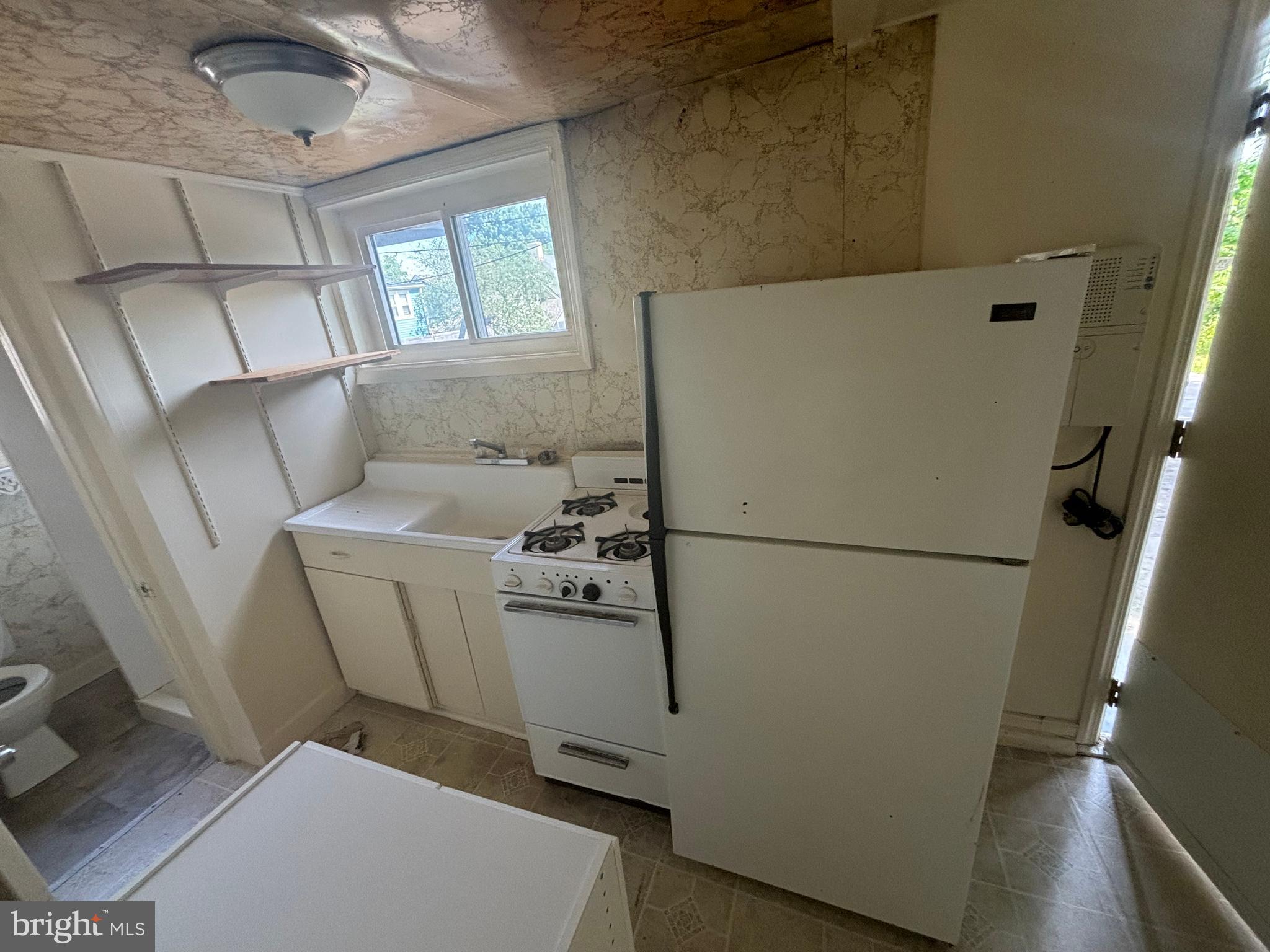 TAKOMA PARK - Commercial Sale