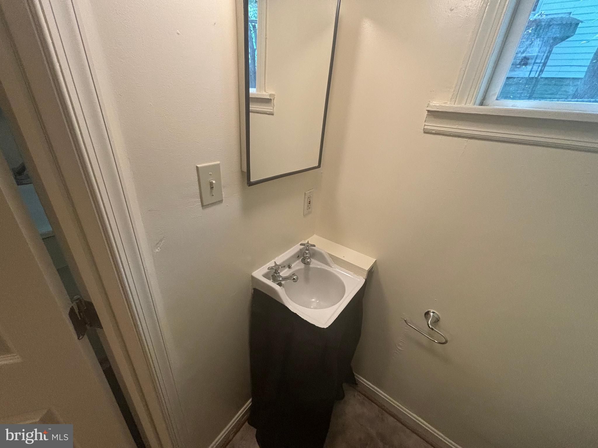 TAKOMA PARK - Commercial Sale