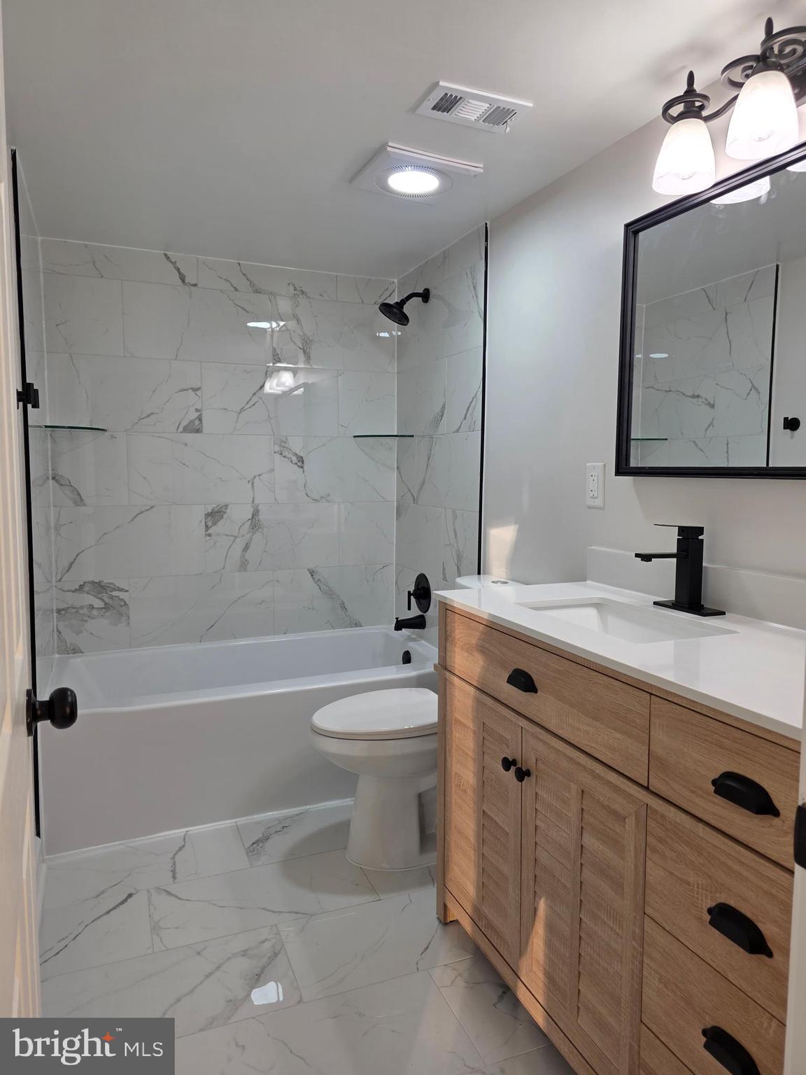 COUNTRY CLUB GREEN - Residential