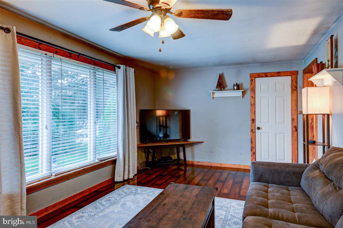 COLONIAL PARK - Residential