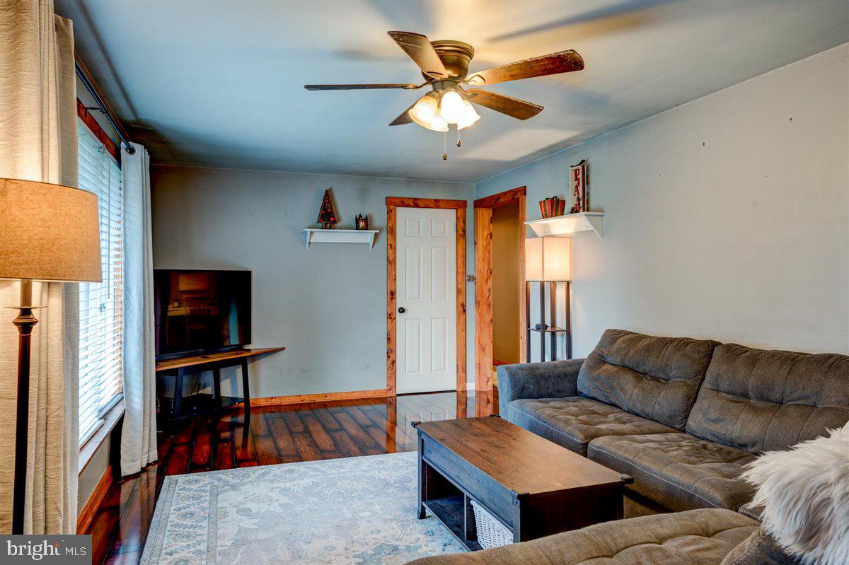 COLONIAL PARK - Residential