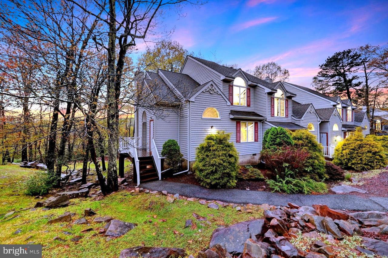 LAUREL WOODS - Residential