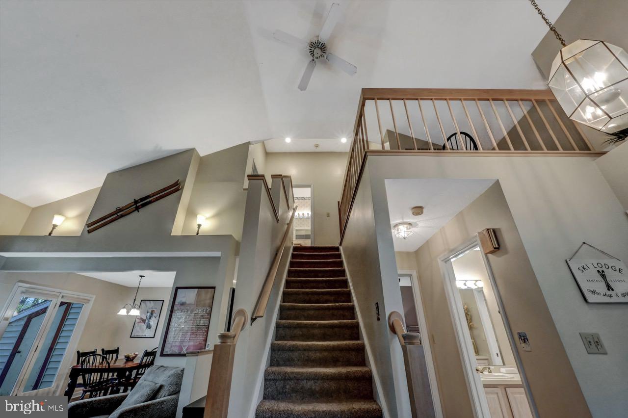 LAUREL WOODS - Residential