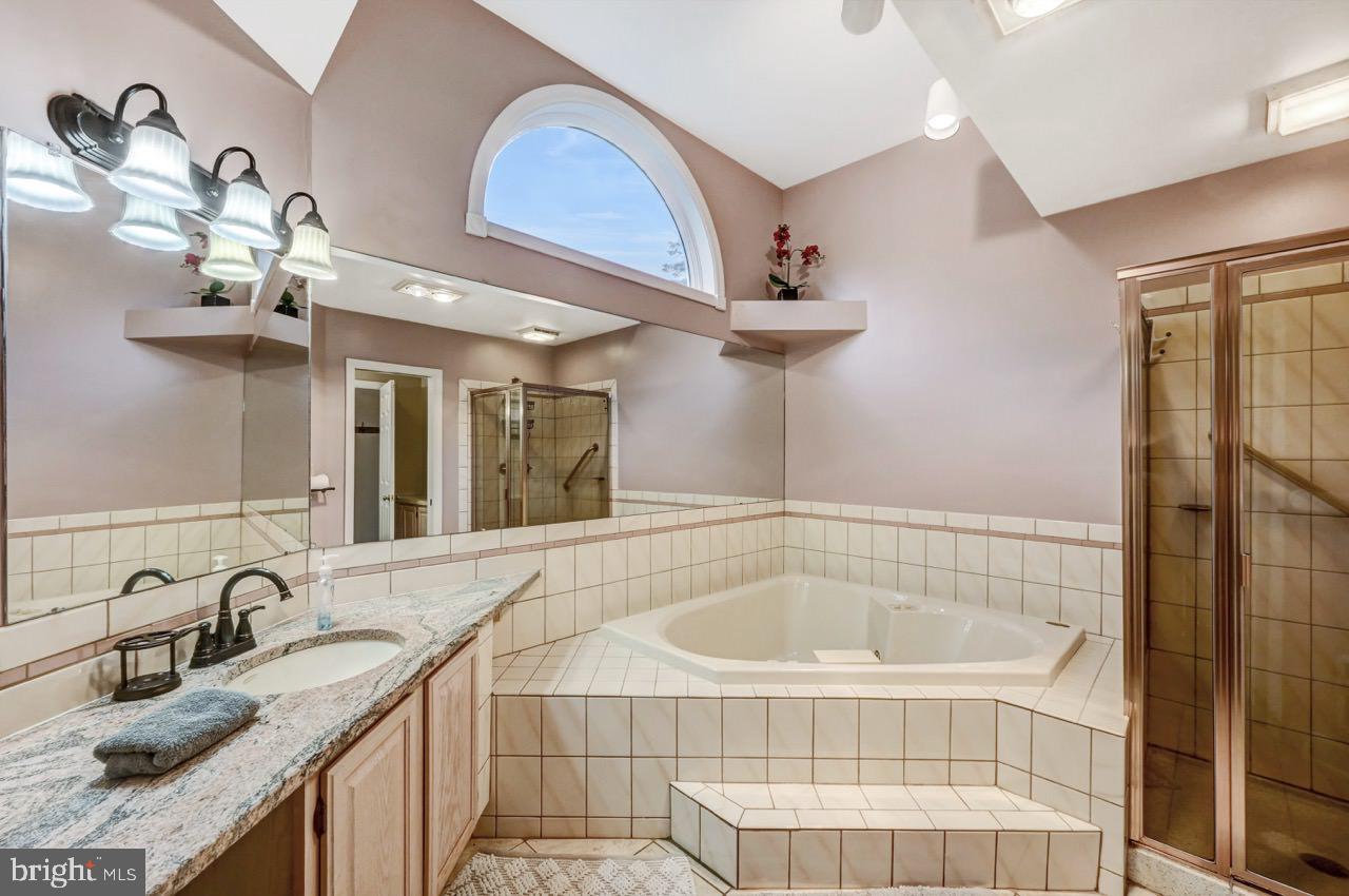 LAUREL WOODS - Residential