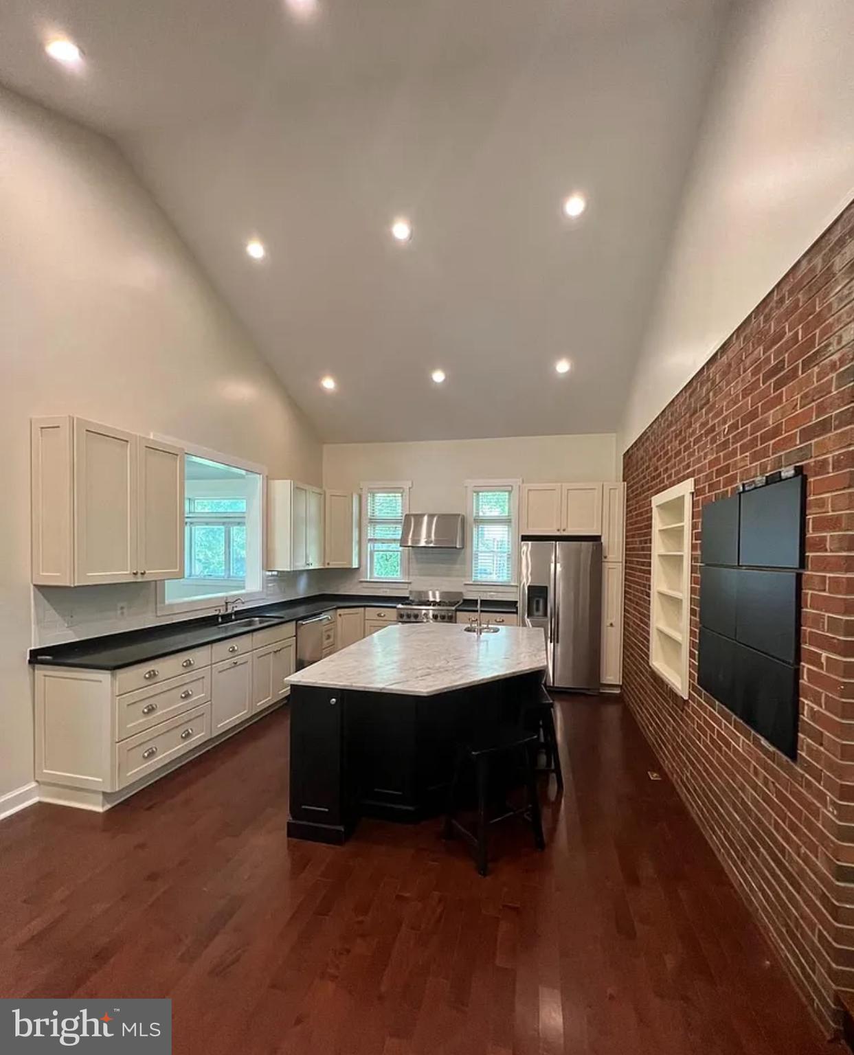 COBBDALE - Residential Lease