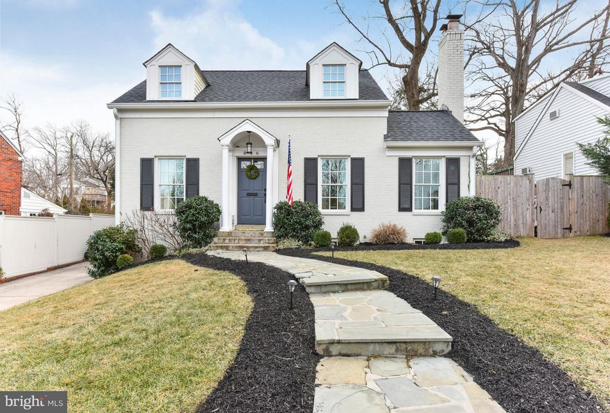 Renovated 4 bed/3.5 bath Cape Cod in Beverly Hills. Hardwood floors, gourmet kitchen with Carrara island, large family room and office area. Butler's pantry, mud room, formal living and dining rooms, Restoration Hardware lighting throughout. 4 beds/2 baths up with master suite, Lower level rec. space or legal 5th bedroom with full bath. Outdoor kitchen; large, flat yard. Charles Barrett school.