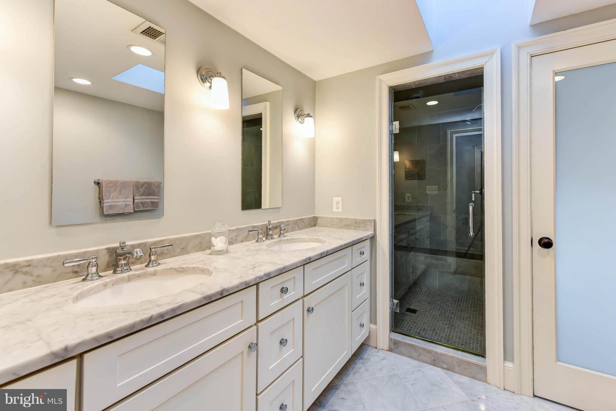 BEVERLY HILLS - Residential