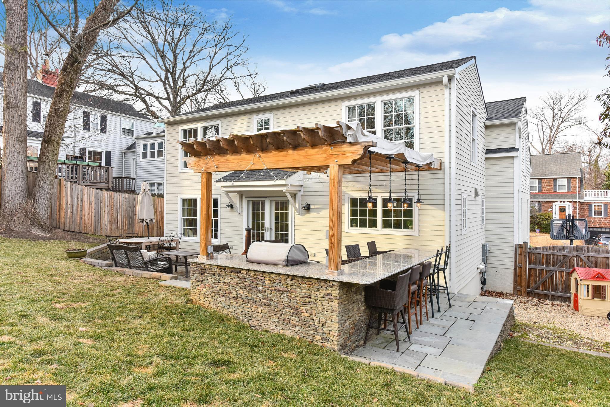 BEVERLY HILLS - Residential