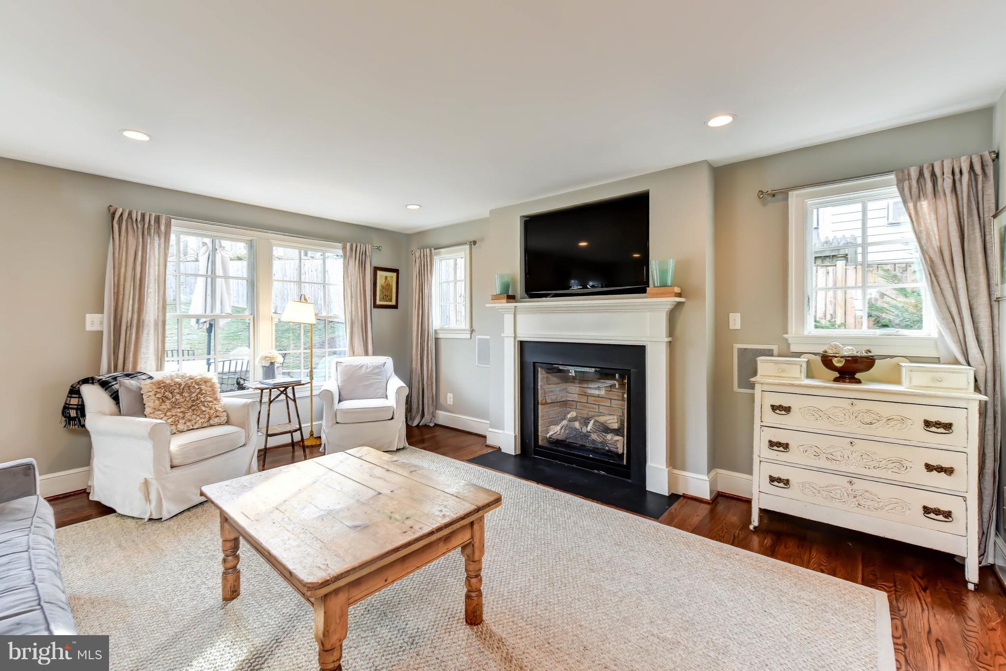 BEVERLY HILLS - Residential