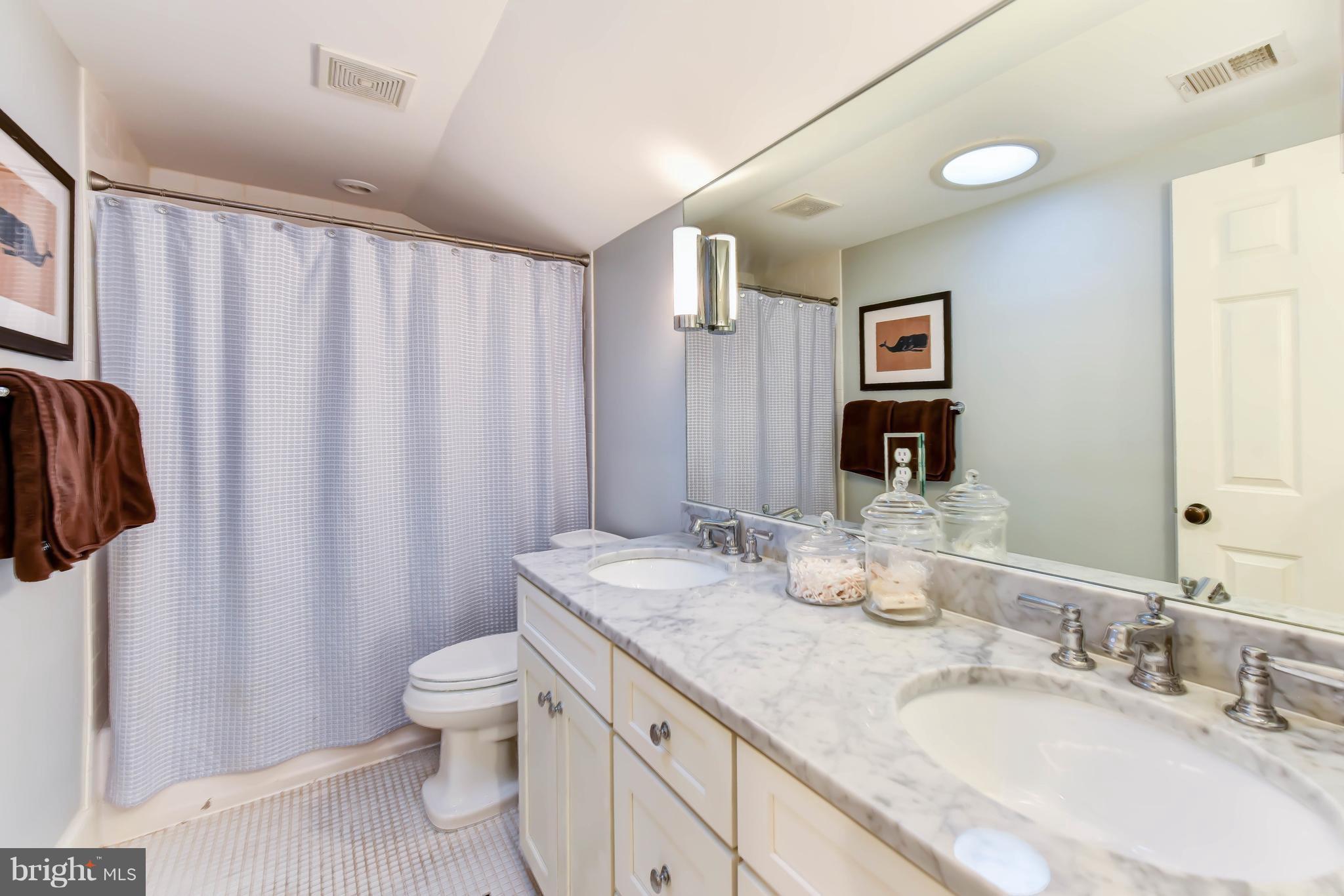 BEVERLY HILLS - Residential