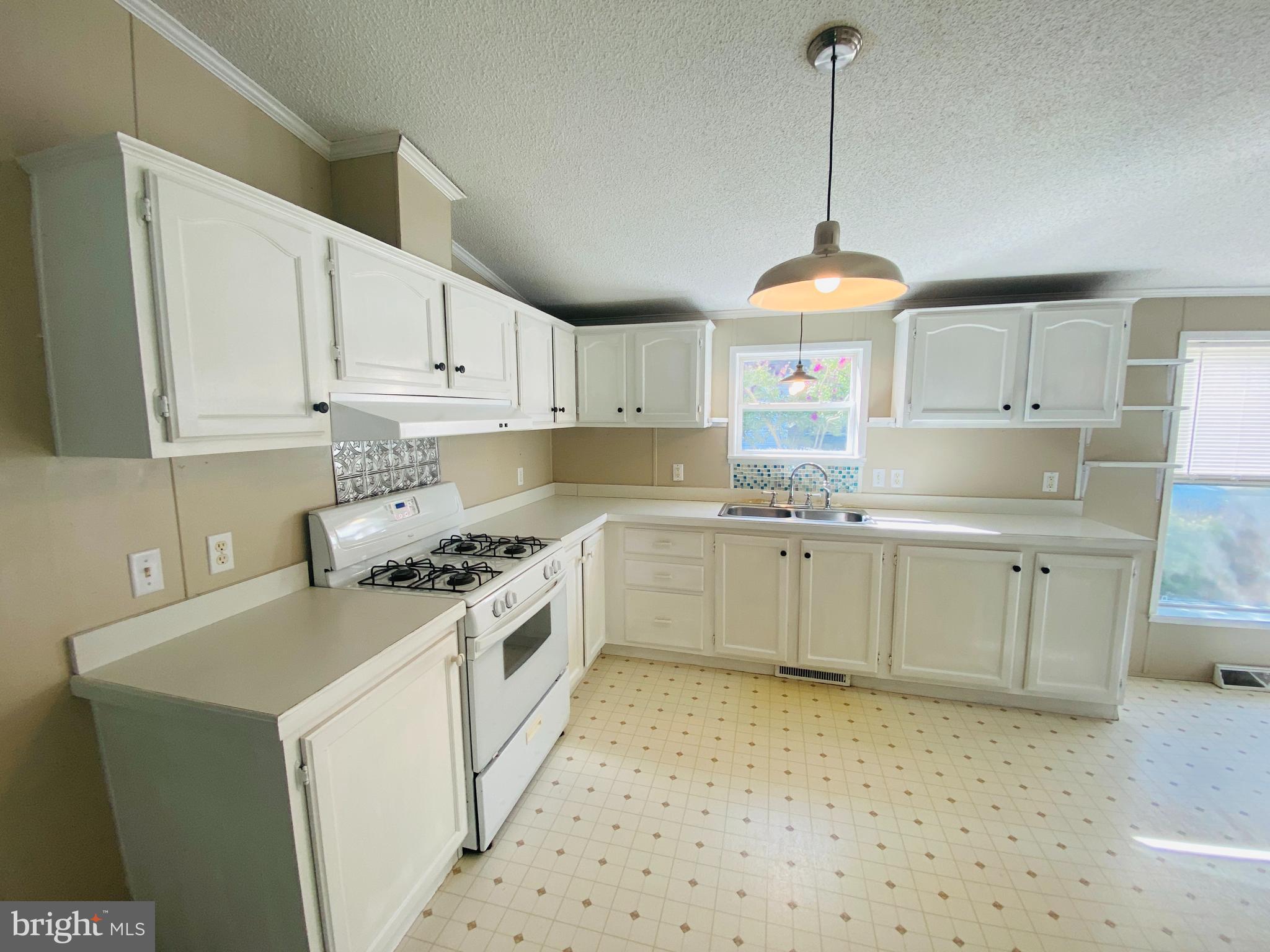 SOUTHGATE VILLAGE - Residential