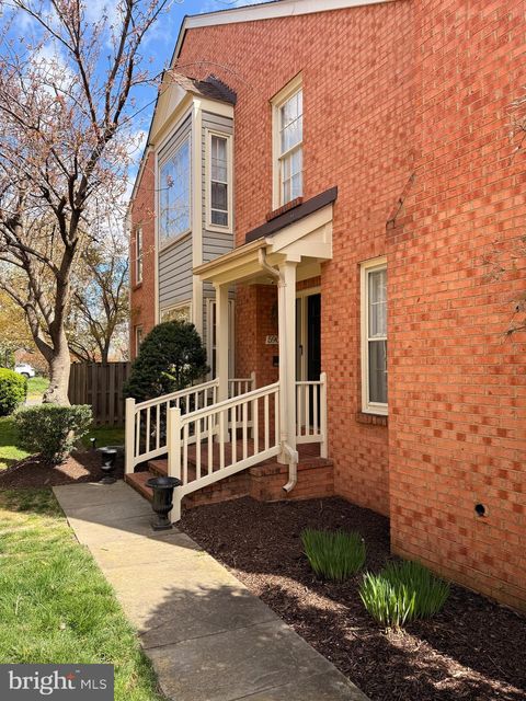 Photo of 5908 Sandbrook Court, ALEXANDRIA, VA 22307 (MLS # VAFX2289772)