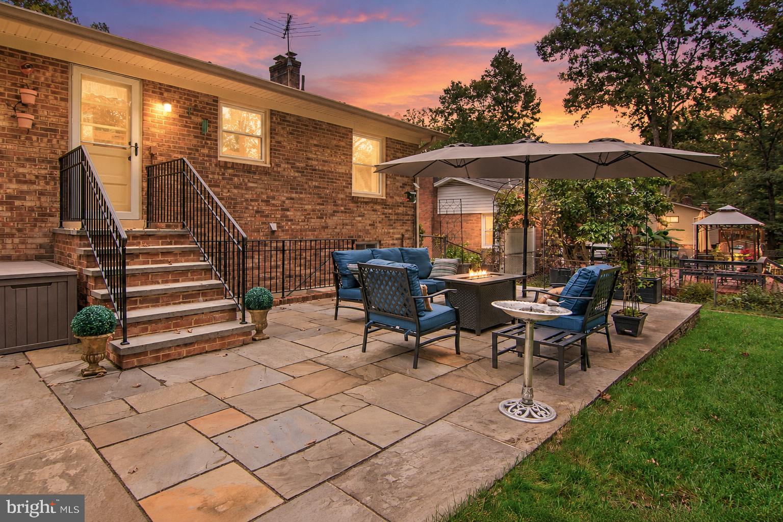 6932 GREENWOOD DRIVE