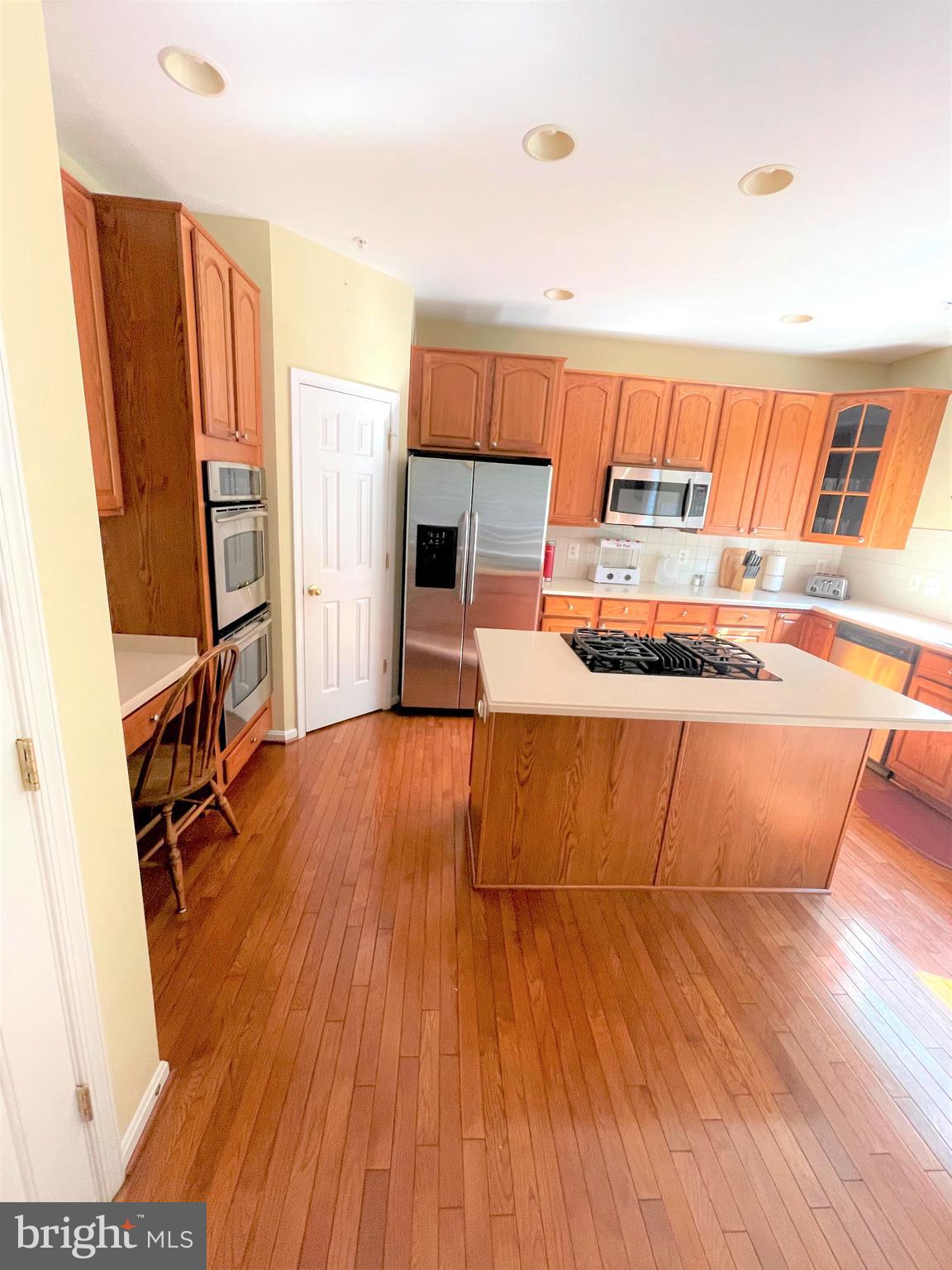 TANTALLON SQUARE - Residential