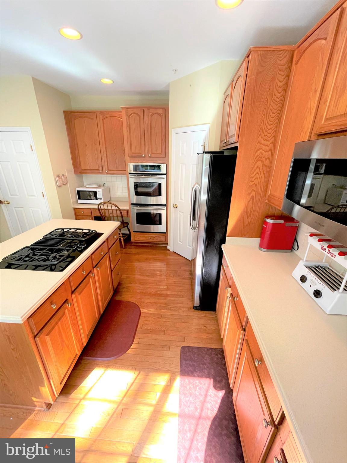 TANTALLON SQUARE - Residential